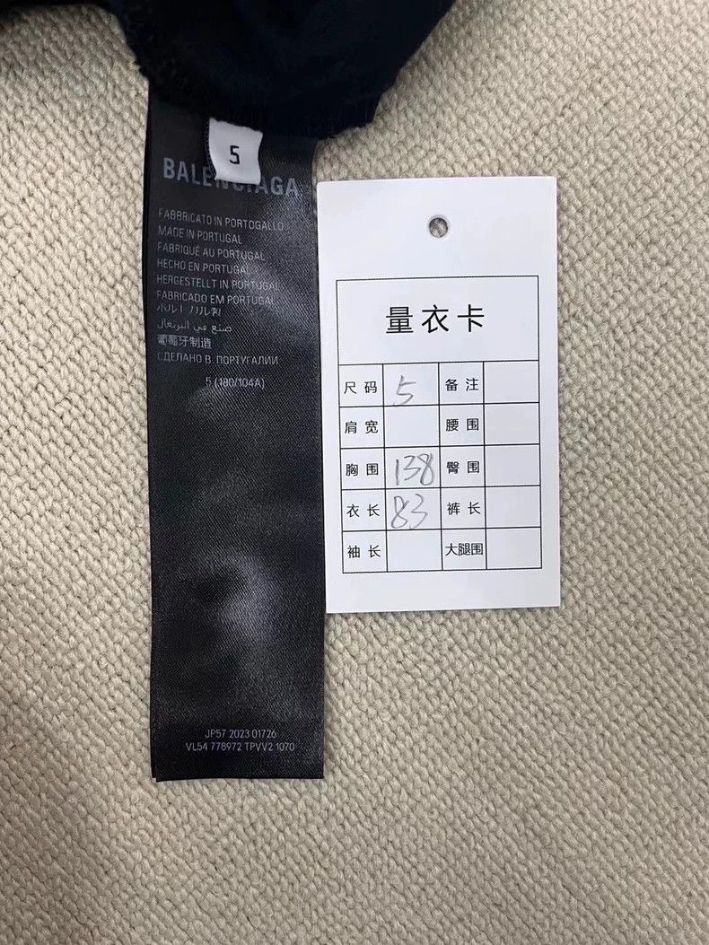 Balenciaga Balenciaga Manchester United Football Tokyo Limited Long S Size US XXL / EU 58 / 5 - 4 Thumbnail