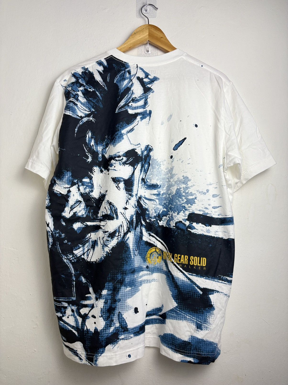 Anime 🔥HOT🔥METAL GEAR SOLID PEACEWALKER OVP BACK-HIT VERY RARE TEE Size US XL / EU 56 / 4 - 1 Thumbnail