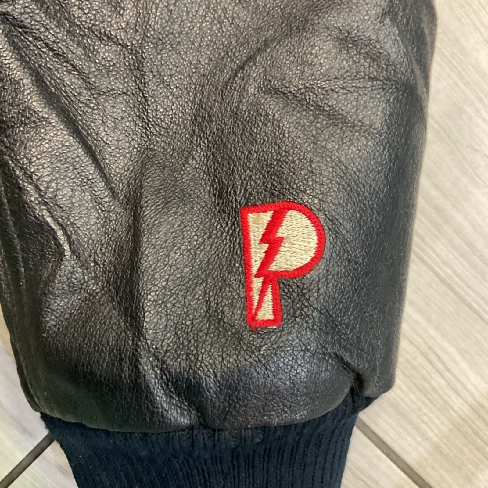 Pro Player Vintage 90’s Pro Player Red Wings Leather Jacket Size US L / EU 52-54 / 3 - 9 Thumbnail