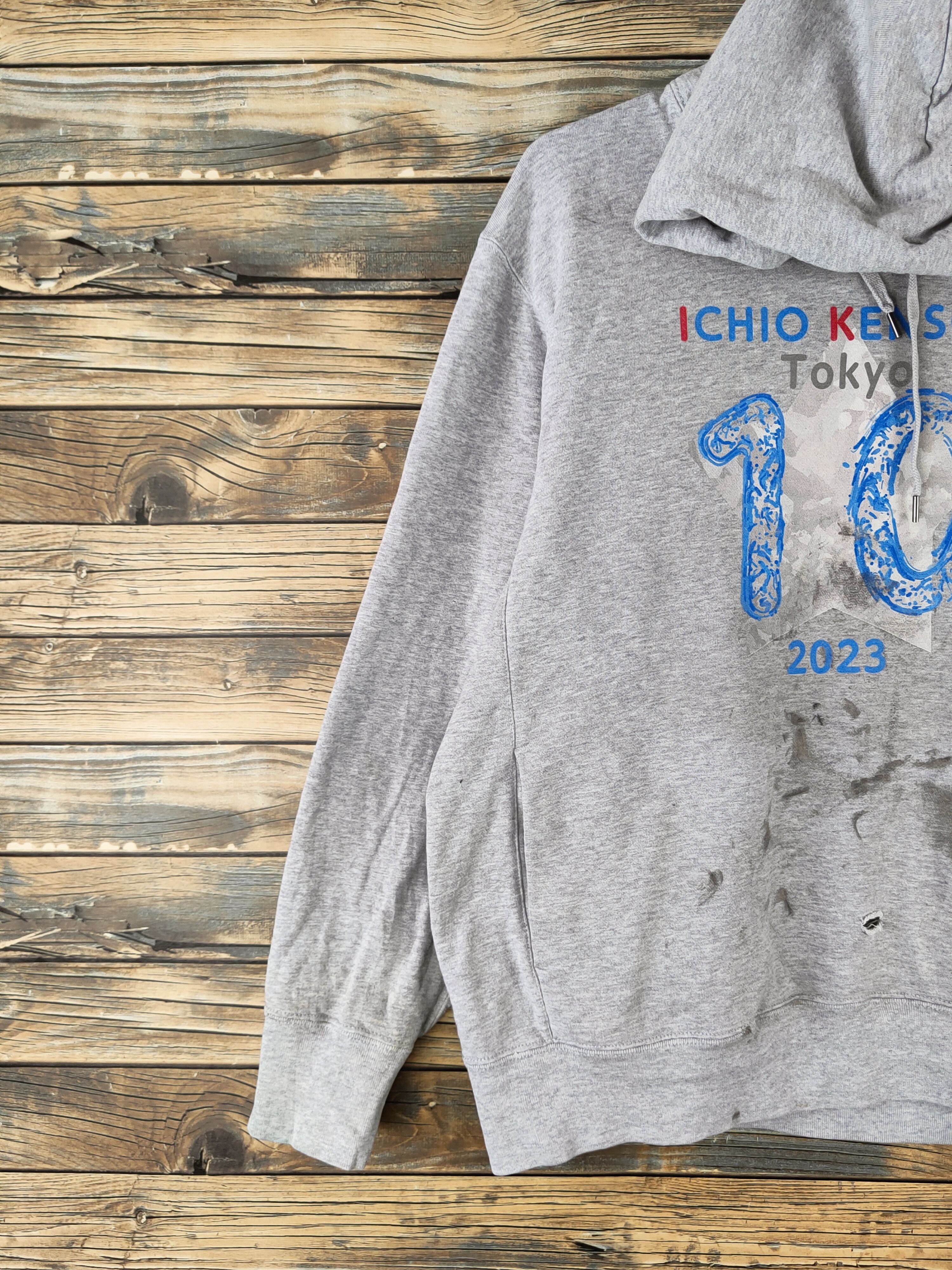 Uniqlo Distressed and Faded stuff by Uniqlo Gray Hoodie Sweatshirt Size US L / EU 52-54 / 3 - 4 Thumbnail