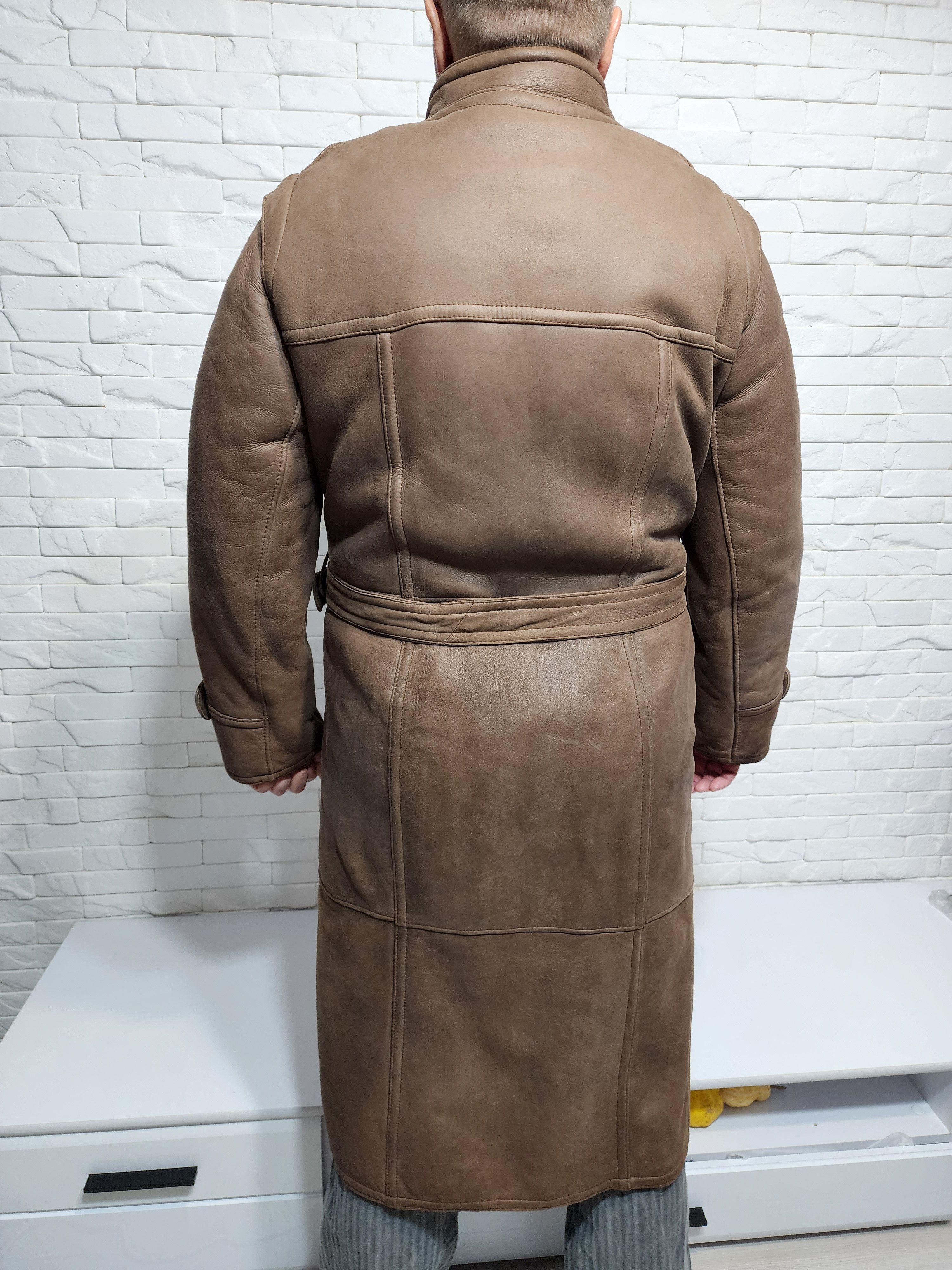Genuine Leather Brown Sheepskin Coat: Genuine Fur, Button-Down Size US L / EU 52-54 / 3 - 6 Thumbnail