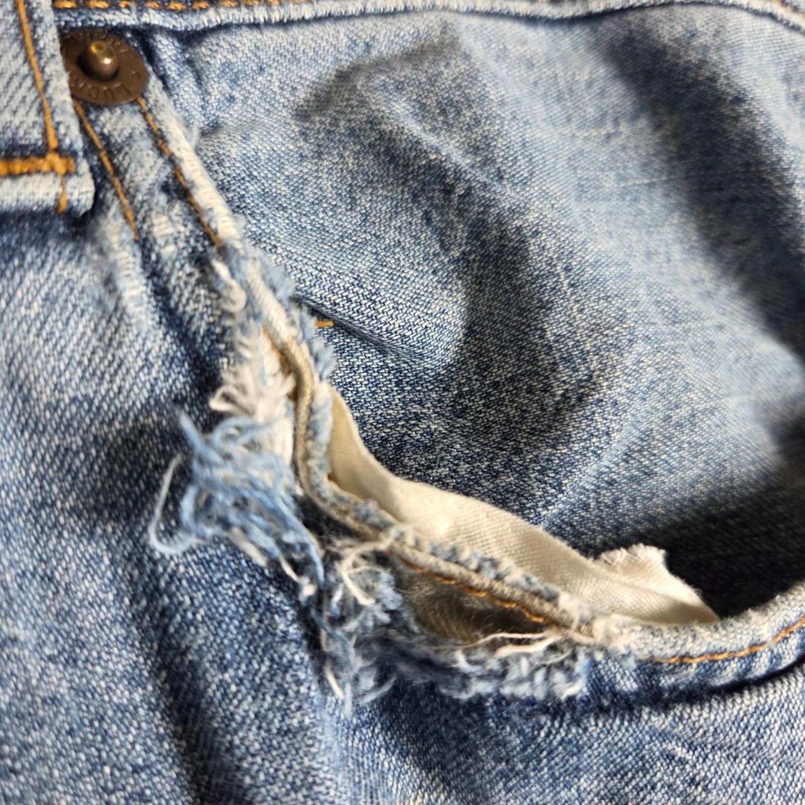 Lucky Brand Vtg Lucky Brand Jeans Mens 34 Light Blue Denim Distressed Size US 34 / EU 50 - 3 Thumbnail