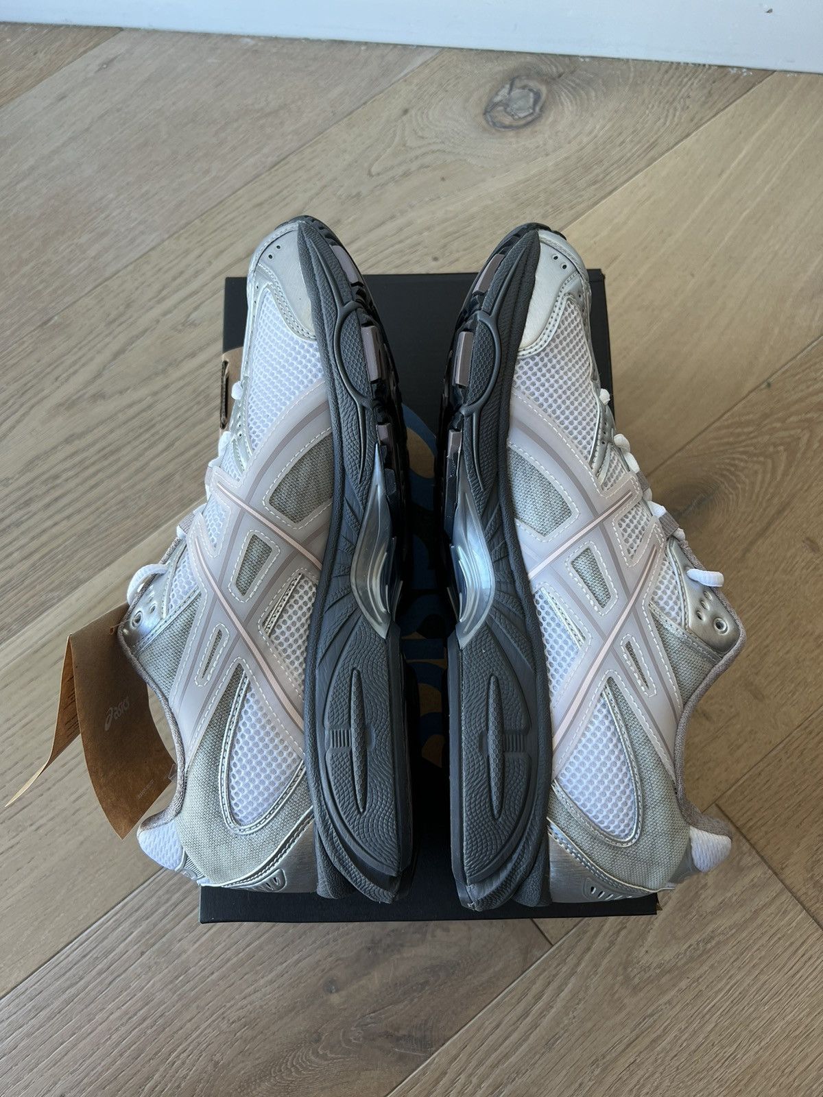 Asics × Kith × Ronnie Fieg Kith ASICS Gel Nimbus 10.1 White Morganite size 10 Size US 10 / EU 43 - 8 Thumbnail