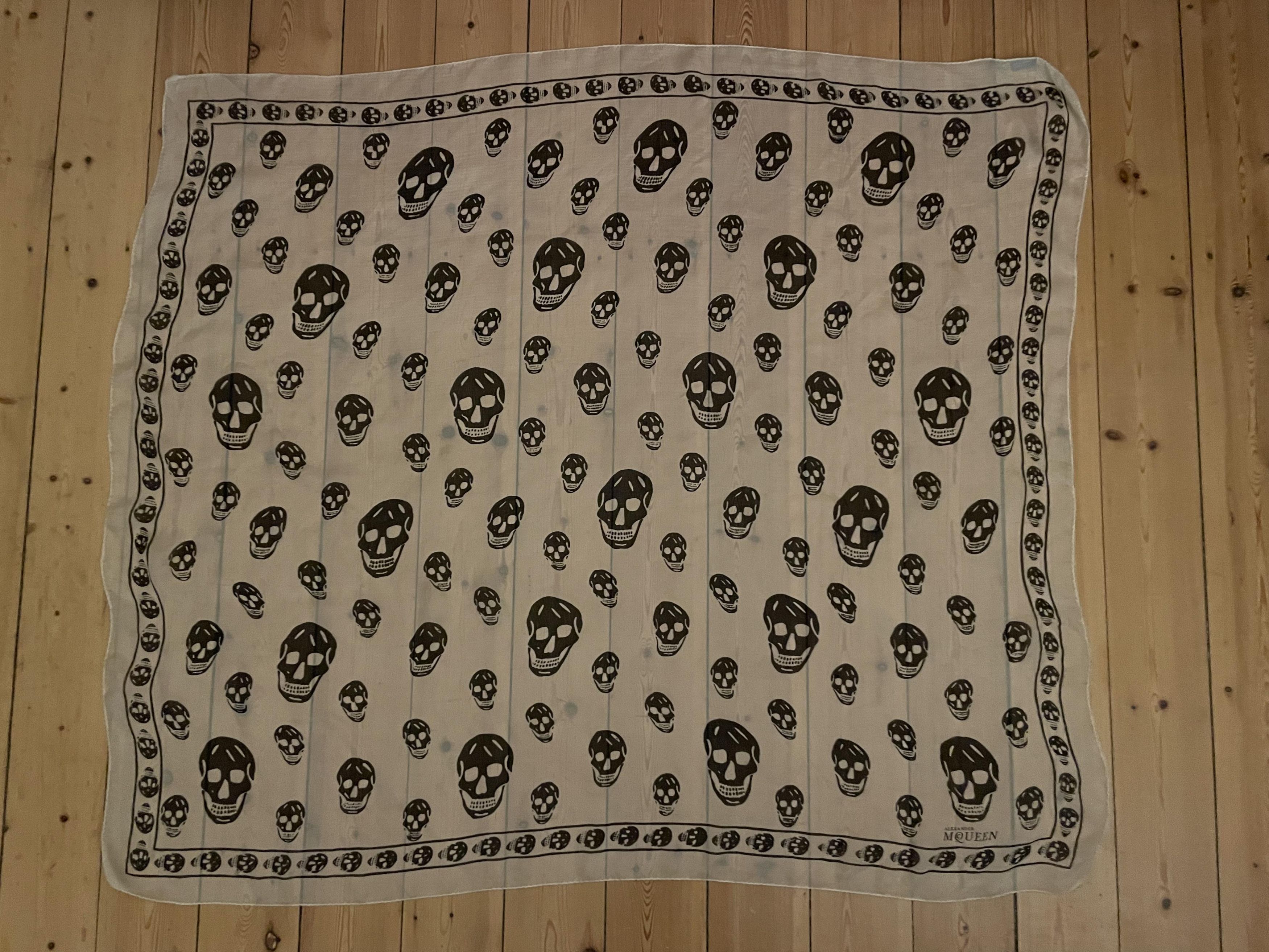 image of Alexander Mcqueen Skull Scarf in White, Men's