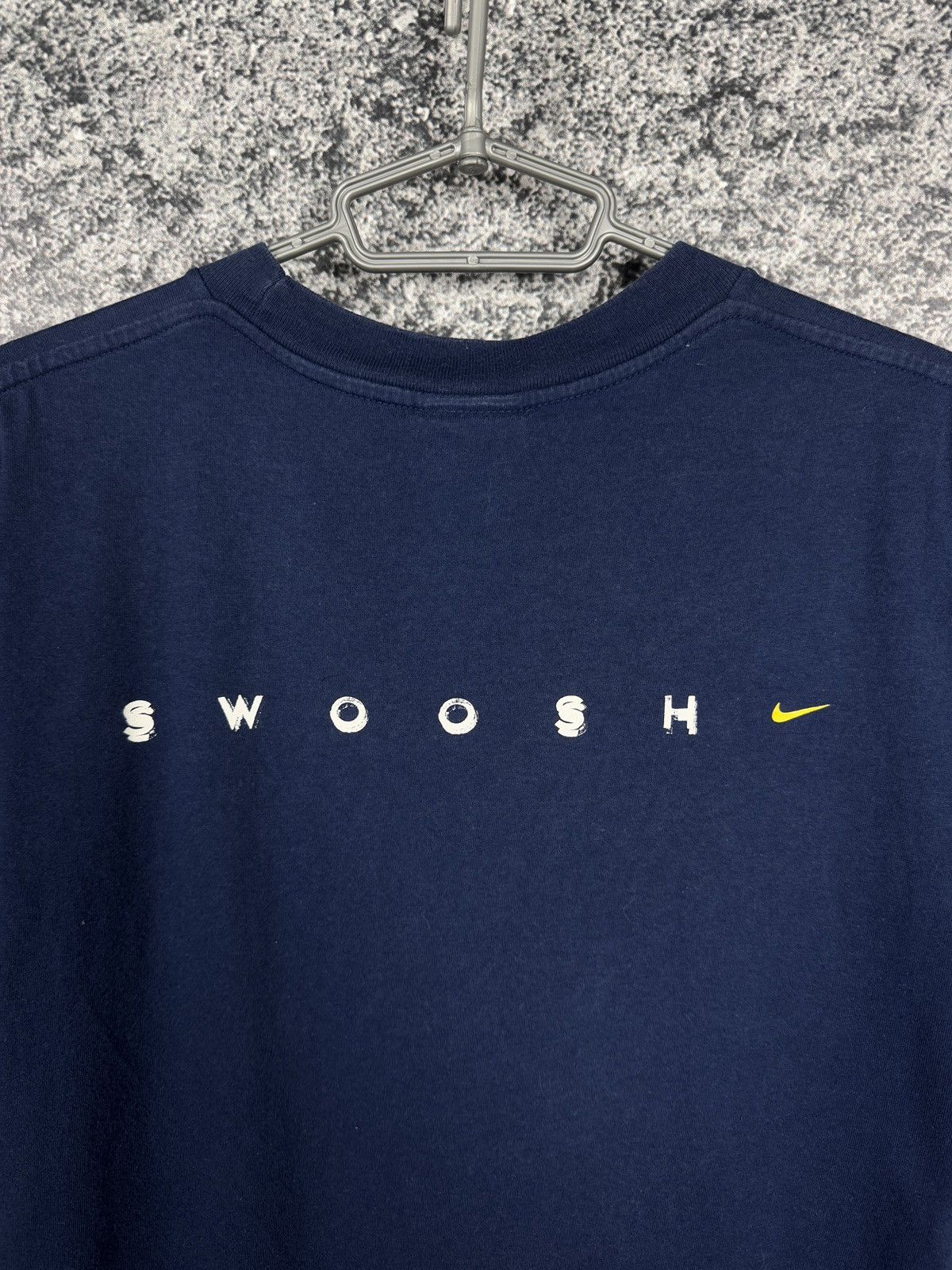 Nike Men’s Nike Big Swoosh Vintage 90s Logo T-Shirt Retro Size L Size US L / EU 52-54 / 3 - 14 Thumbnail