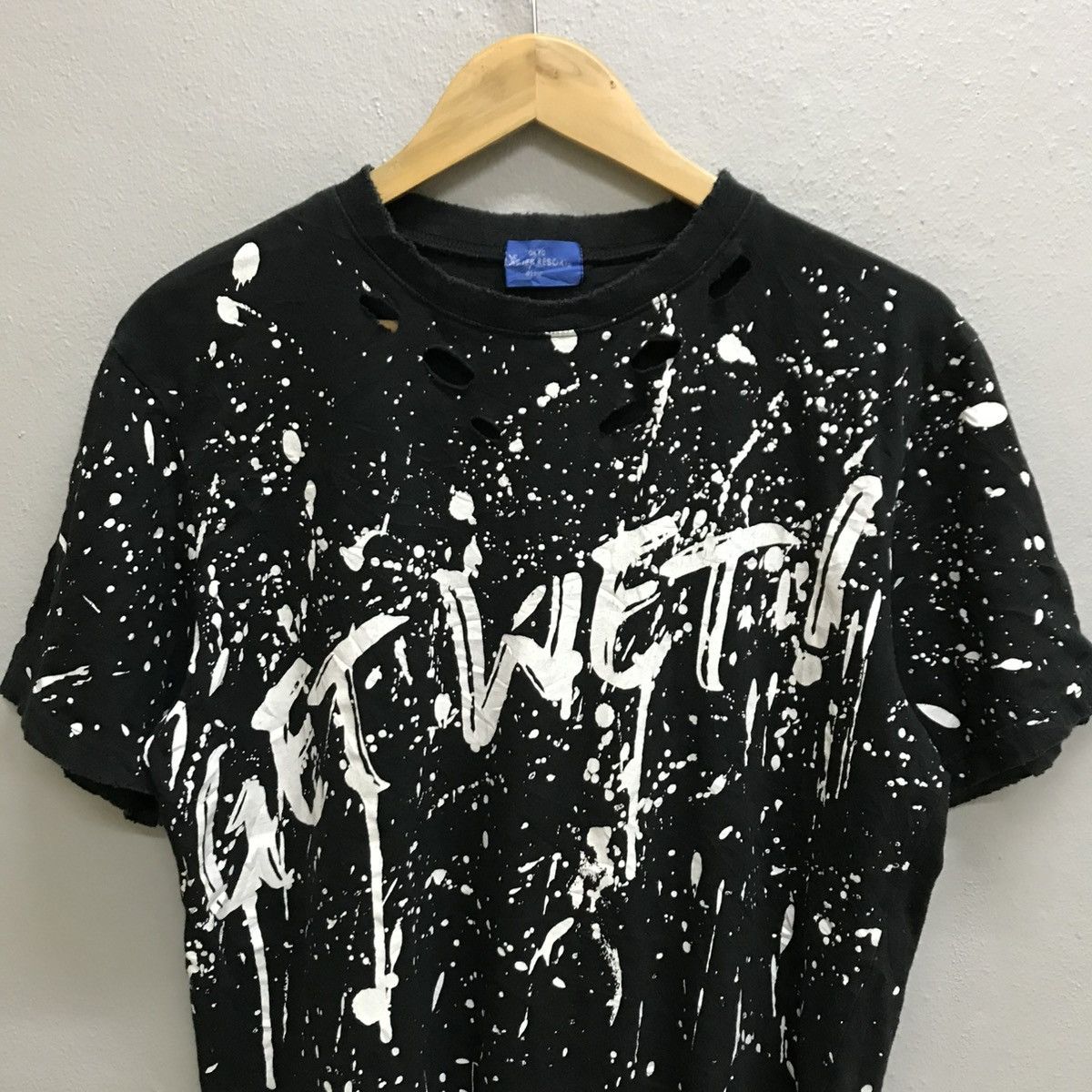 Disney Pirates Summer tokyo disney resort distressed Tshirt Size US S / EU 44-46 / 1 - 12 Thumbnail