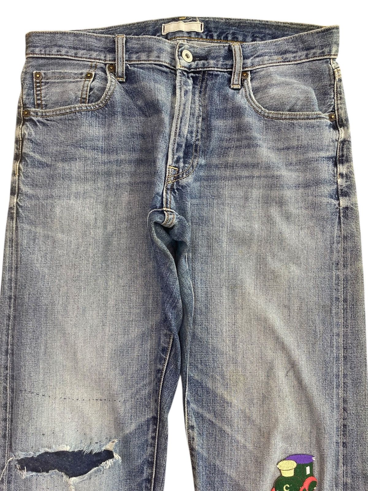 Uniqlo Uniqlo Brand Faded Embroidery Style Ripped Jeans Size US 32 / EU 48 - 2 Thumbnail
