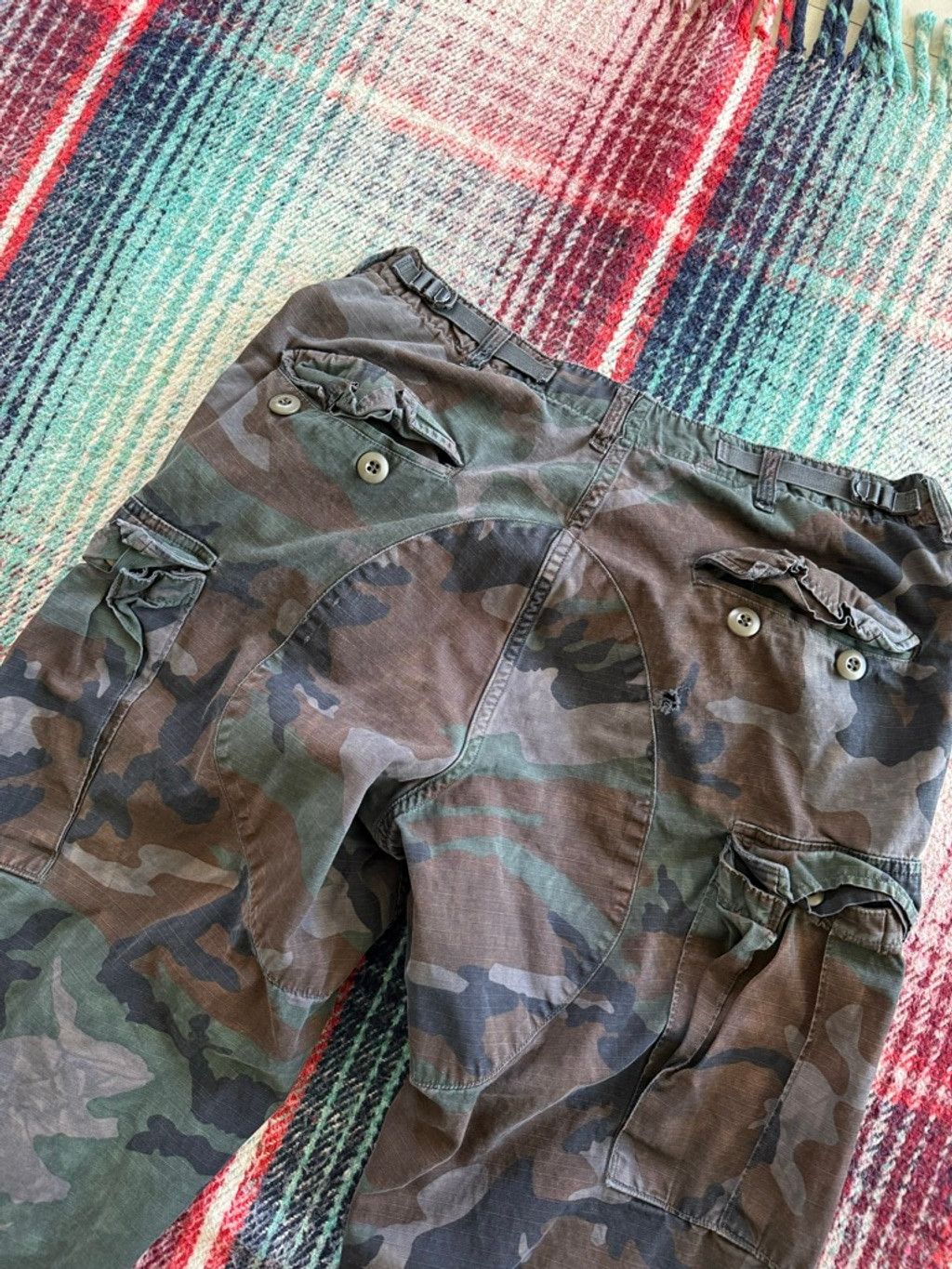 Vintage Vintage Distressed US Military Woodland Camo Cargo Pants 32x Size US 32 / EU 48 - 11 Thumbnail