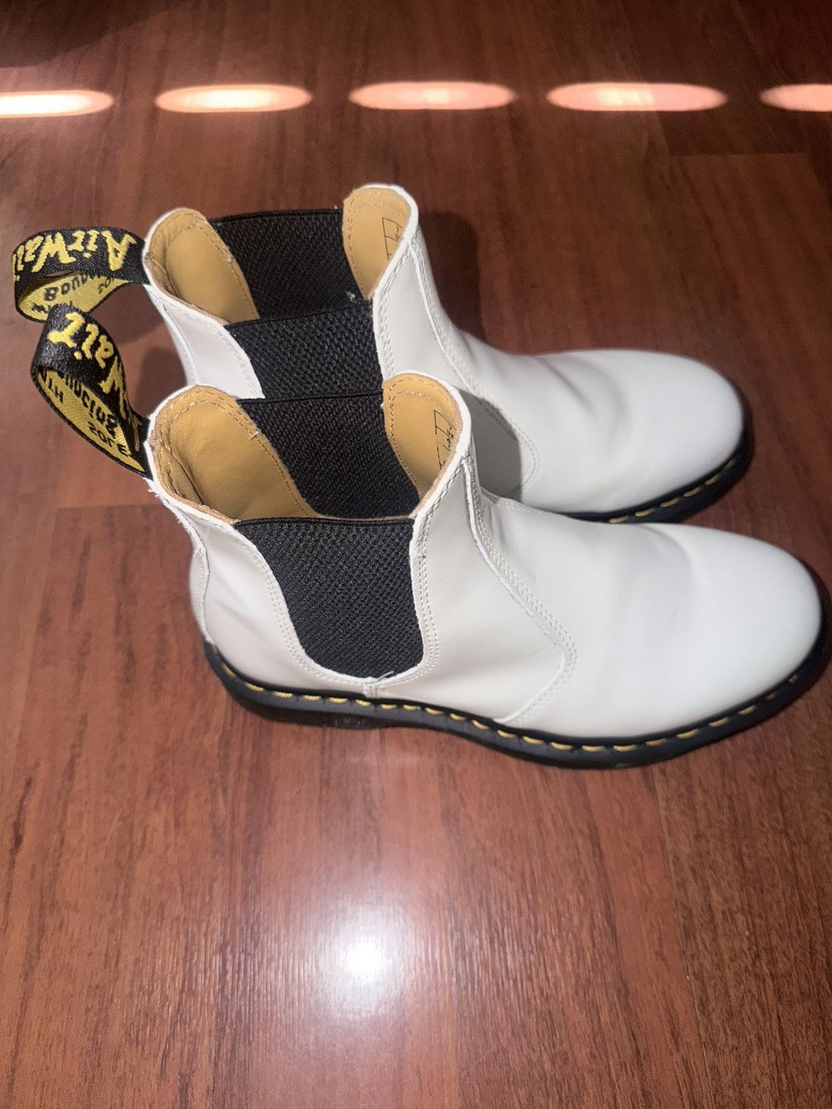 Dr. Martens Dr. Marten 2976 Chelsea White Size US 8 / EU 41 - 3 Thumbnail