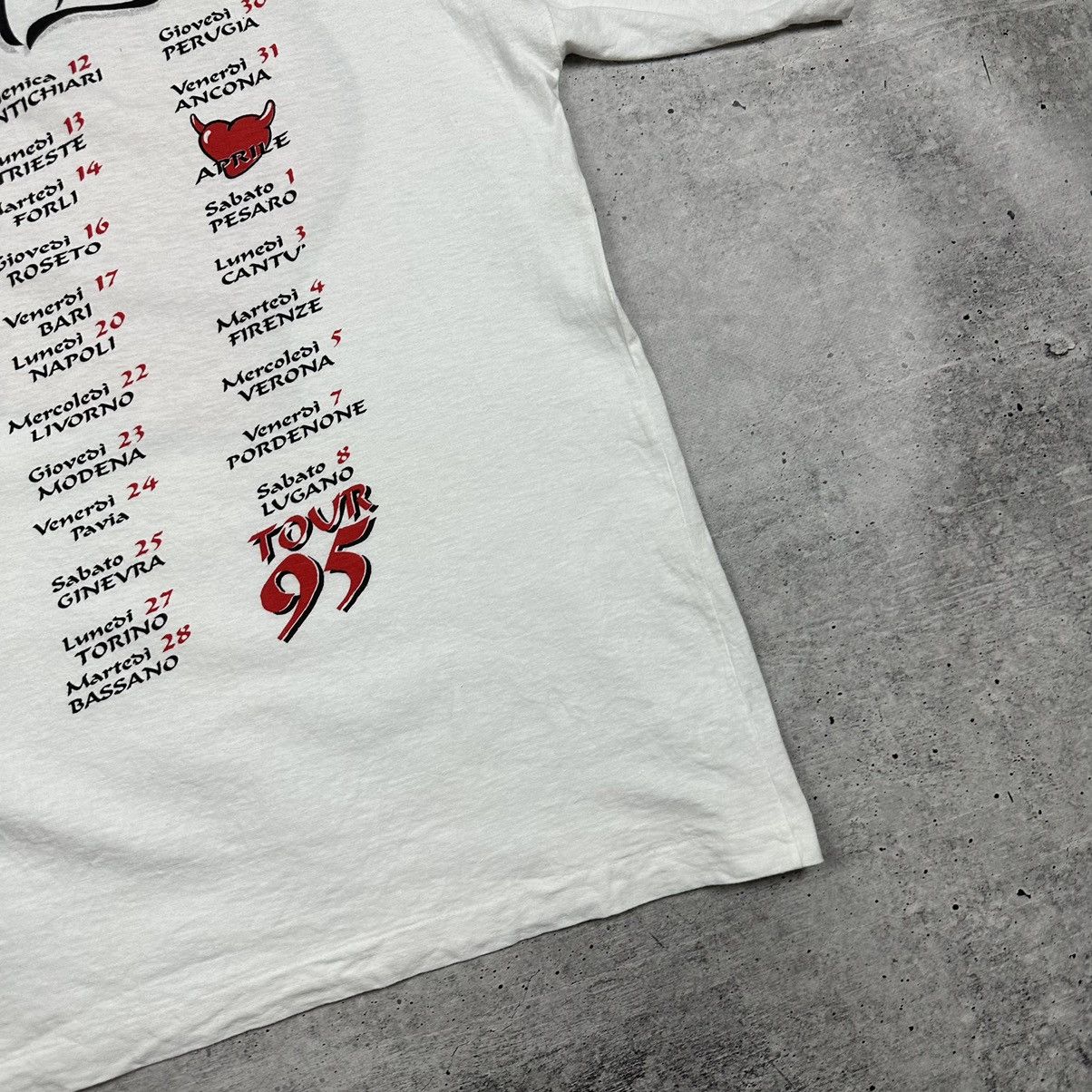 Vintage Vintage Litfiba Rock Tour 1995 T-shirt White Men’s Size L Size US L / EU 52-54 / 3 - 14 Thumbnail