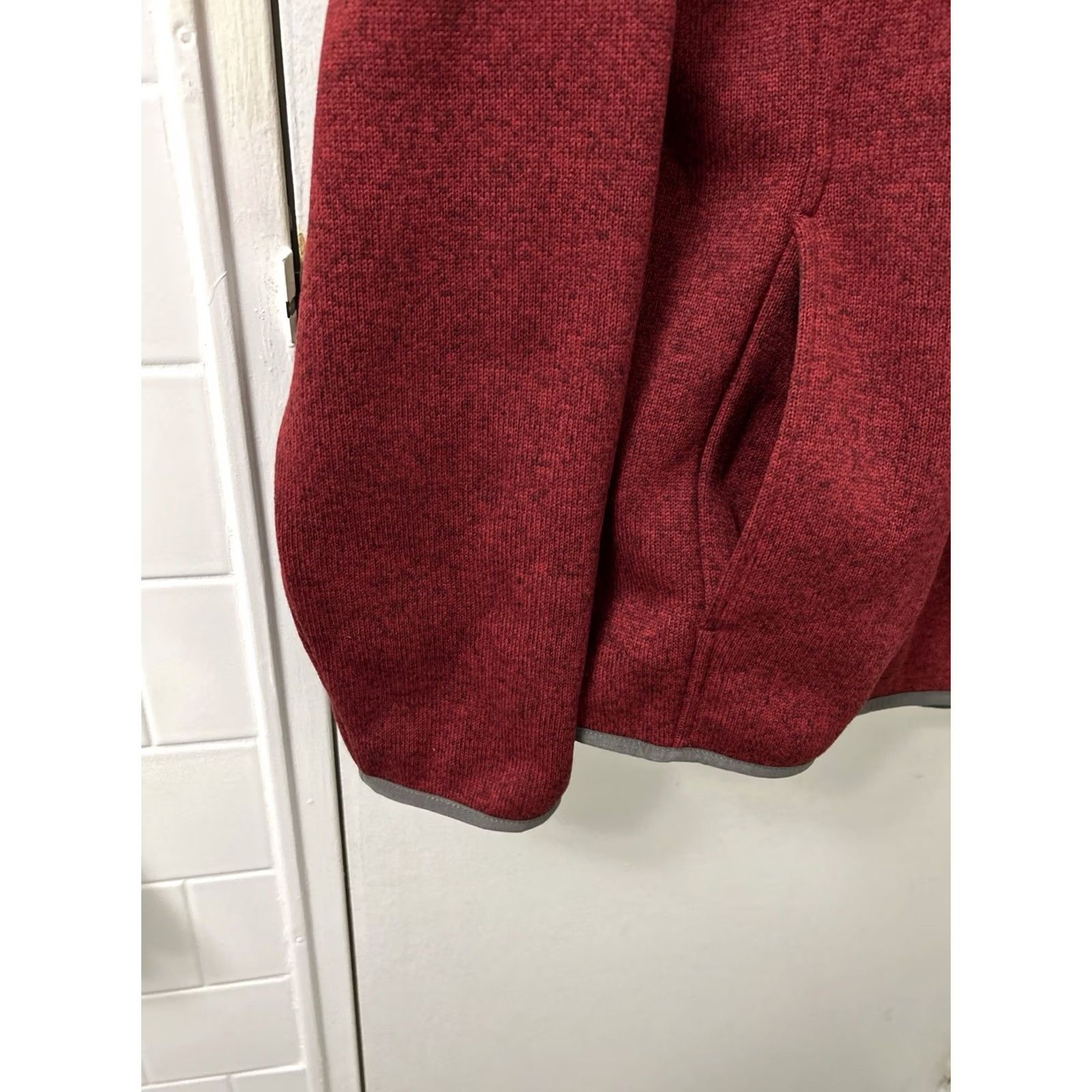 Vintage L.L. Bean Sweater Fleece Pullover Mens Large Red NWT logo Kangaroo Pocket 298050 Size US L / EU 52-54 / 3 - 5 Thumbnail