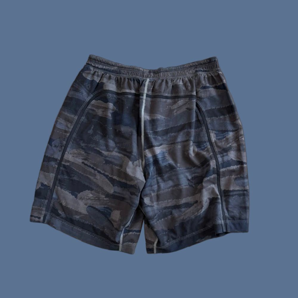Lululemon VINTAGE? Men’s Lululemon Workout Gym Shorts Camouflage Black M Inseam 9 in Regular Athletic Activewear Mens Medium Camouflage Pattern Volume? Size US 31 - 1 Thumbnail