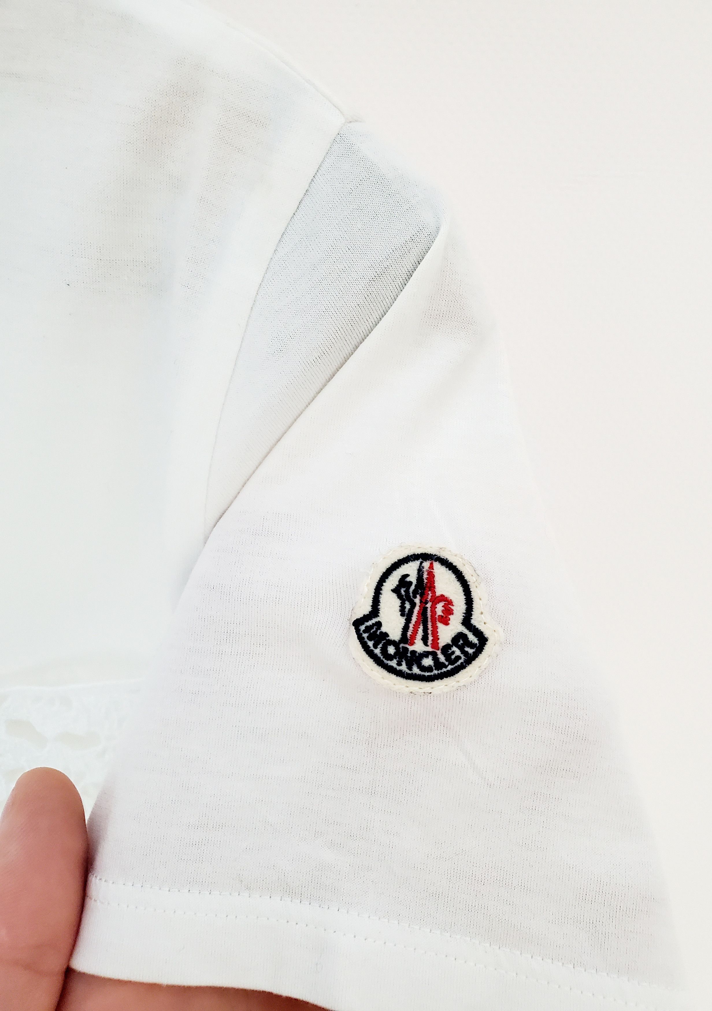Japanese Brand × Moncler Moncler Tshirt blouse perfect condition size M Size M / US 6-8 / IT 42-44 - 4 Thumbnail