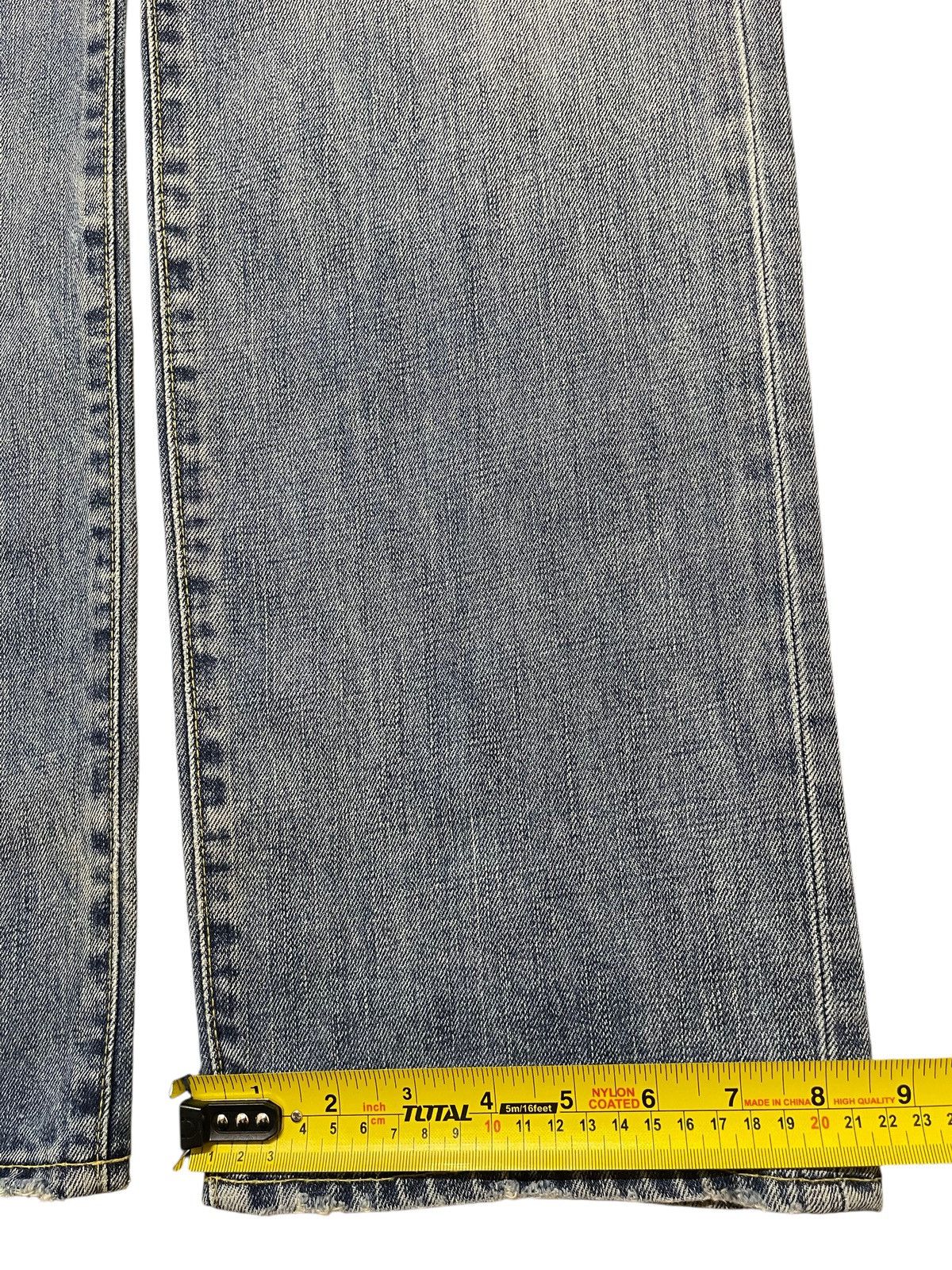Uniqlo Vintage Japanese Uniqlo Light Faded Wash Distress Loose Jean Size US 33 - 17 Thumbnail