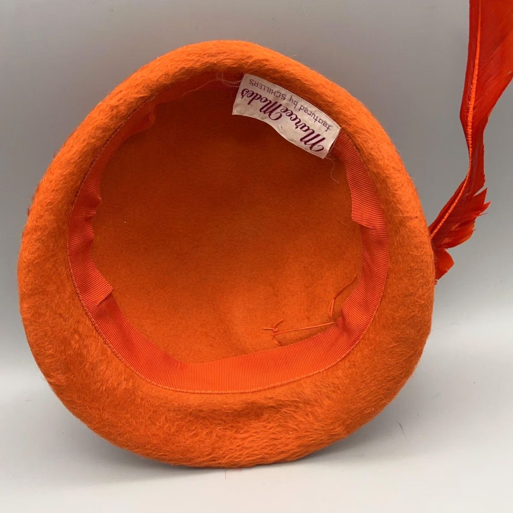 FELT VINTAGE Marcee Modes Hat Cloche Womens One Size Orange Wool Felt Feather 60s Size ONE SIZE - 6 Thumbnail