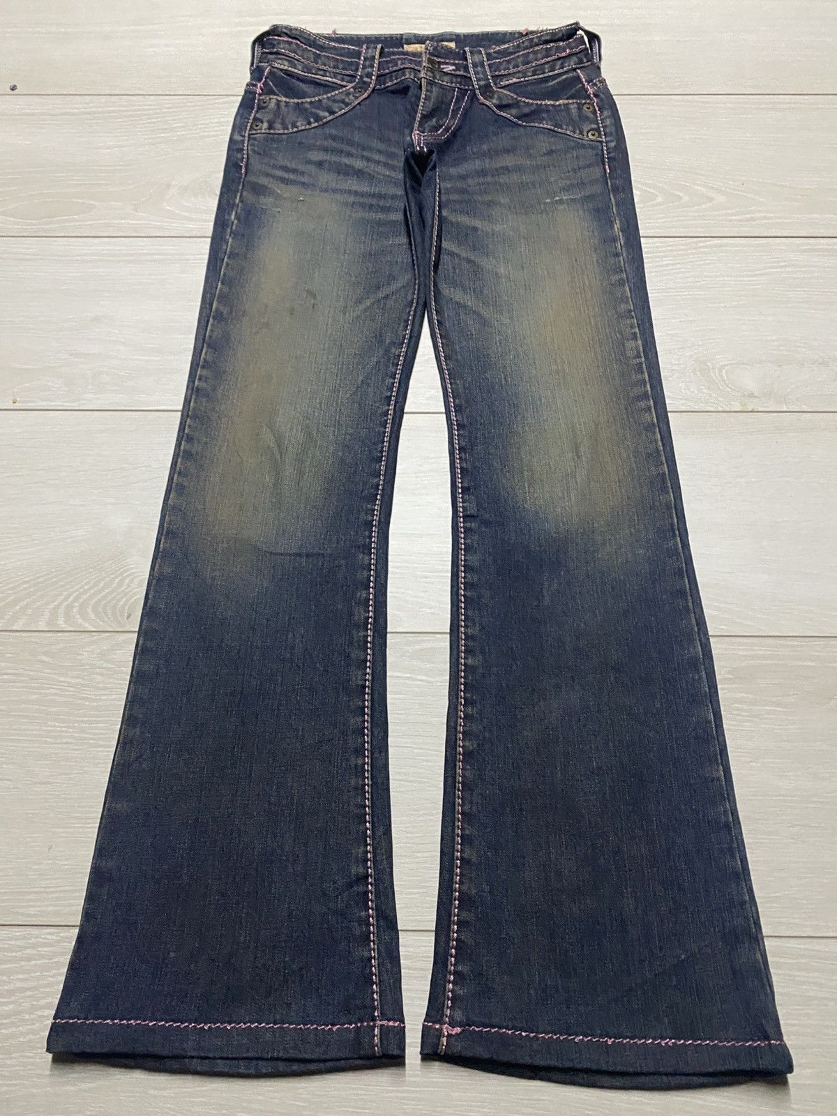 Japanese Brand Woman Vintage Japanese Brand Mud Wash Distressed Flare Jeans Size US 26 / EU 42 - 1 Thumbnail