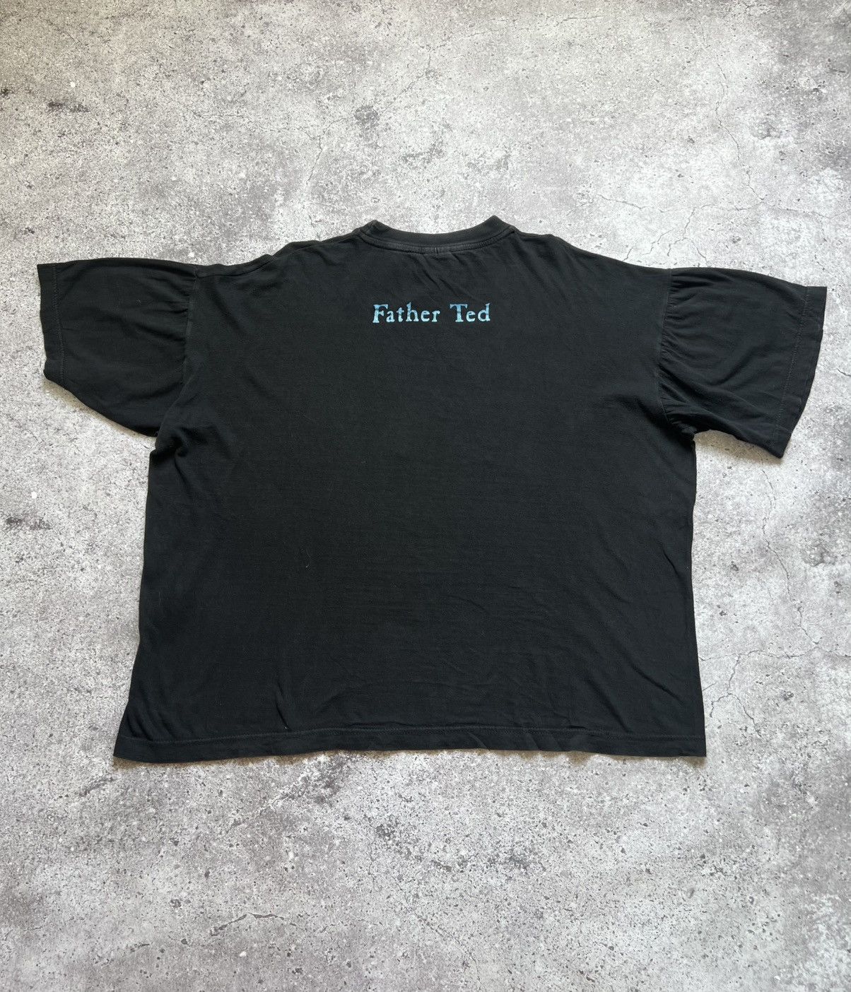 Vintage Vintage 90s Father Ted Drink Feck Girls Arse T-shirt Size US XL / EU 56 / 4 - 12 Thumbnail