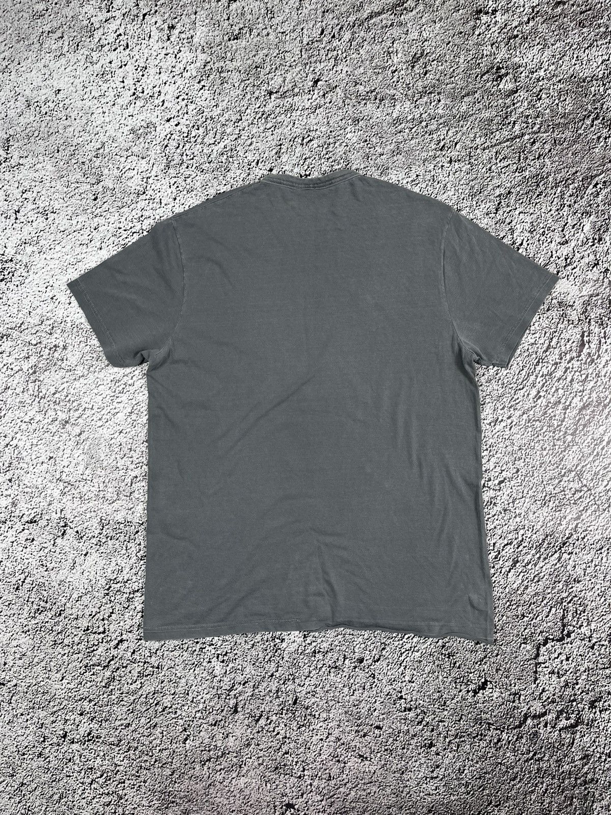 Band Tees Vintage Y2K The Beatles band tee Big Logo style size M Size US M / EU 48-50 / 2 - 7 Thumbnail