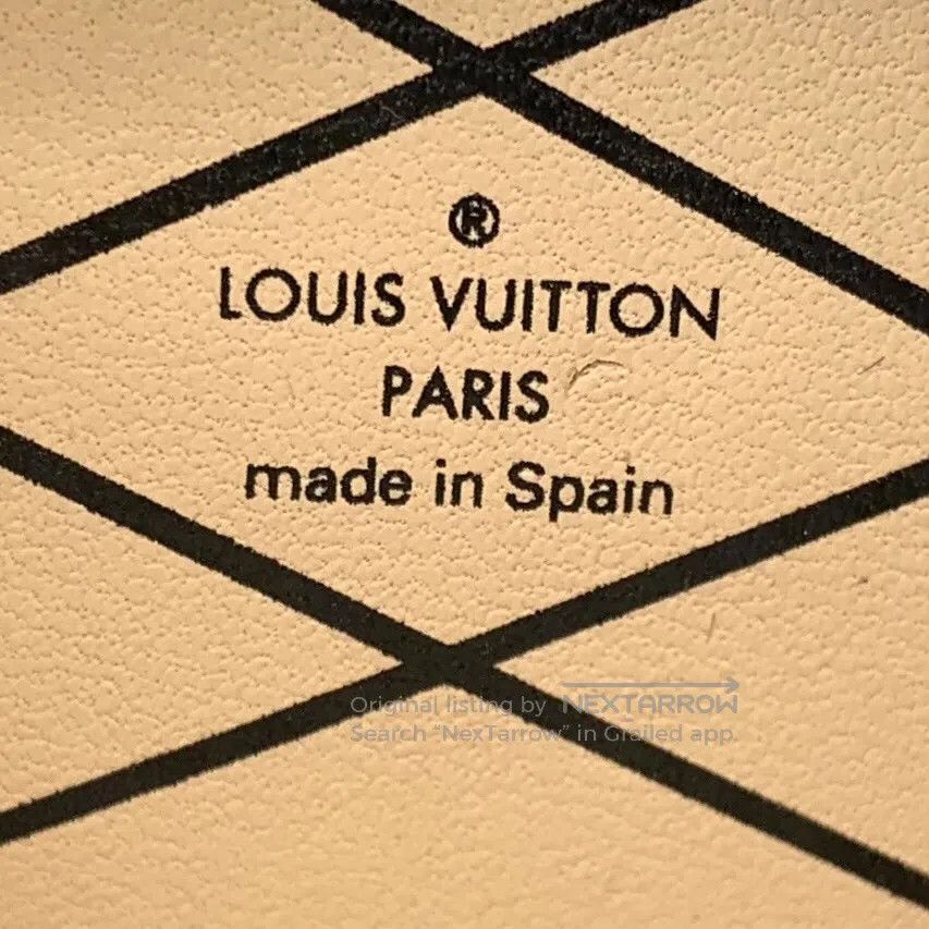 Louis Vuitton Louis Vuitton Black starry sky logo graffiti printed key c Size ONE SIZE - 8 Thumbnail