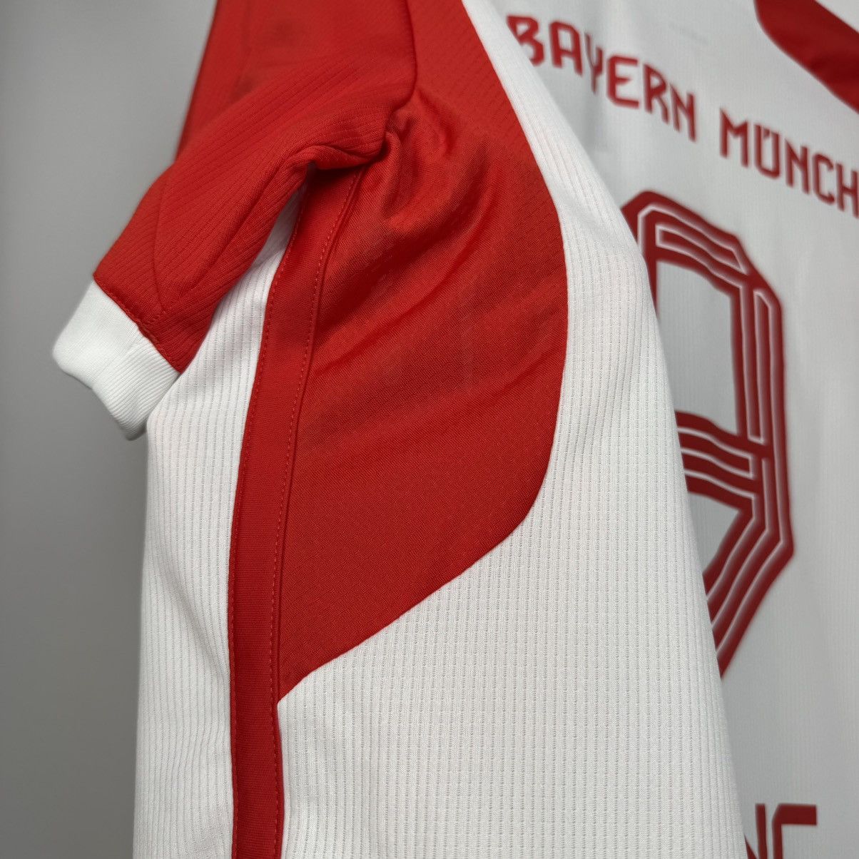Adidas Bayern Munich 2023 Home Football Shirt Soccer Jersey Kane Size US L / EU 52-54 / 3 - 21 Thumbnail