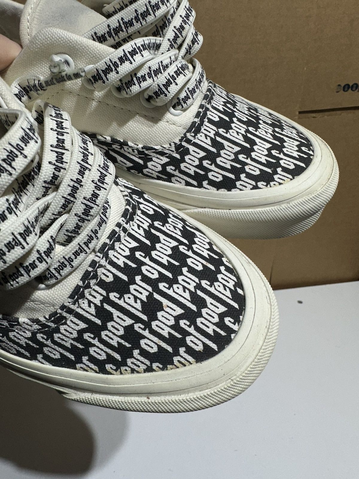 Fear of God × Vans Fear of God x Vans Era 95 DX White Black 1.0 Size US 7 / EU 40 - 3 Thumbnail