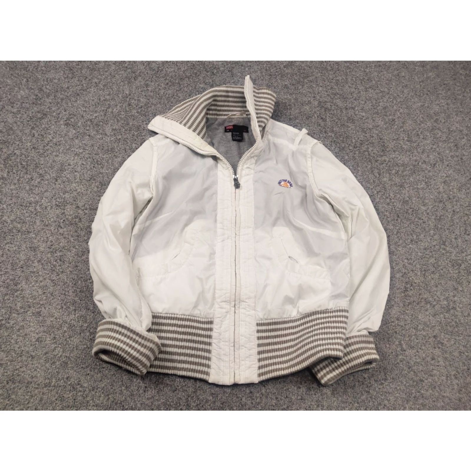 Diesel VINTAGE Diesel White Nylon Jacket Casual Bomber Shirt Mens S White Logo 90s 2000s Opium Size US S / EU 44-46 / 1 - 4 Thumbnail