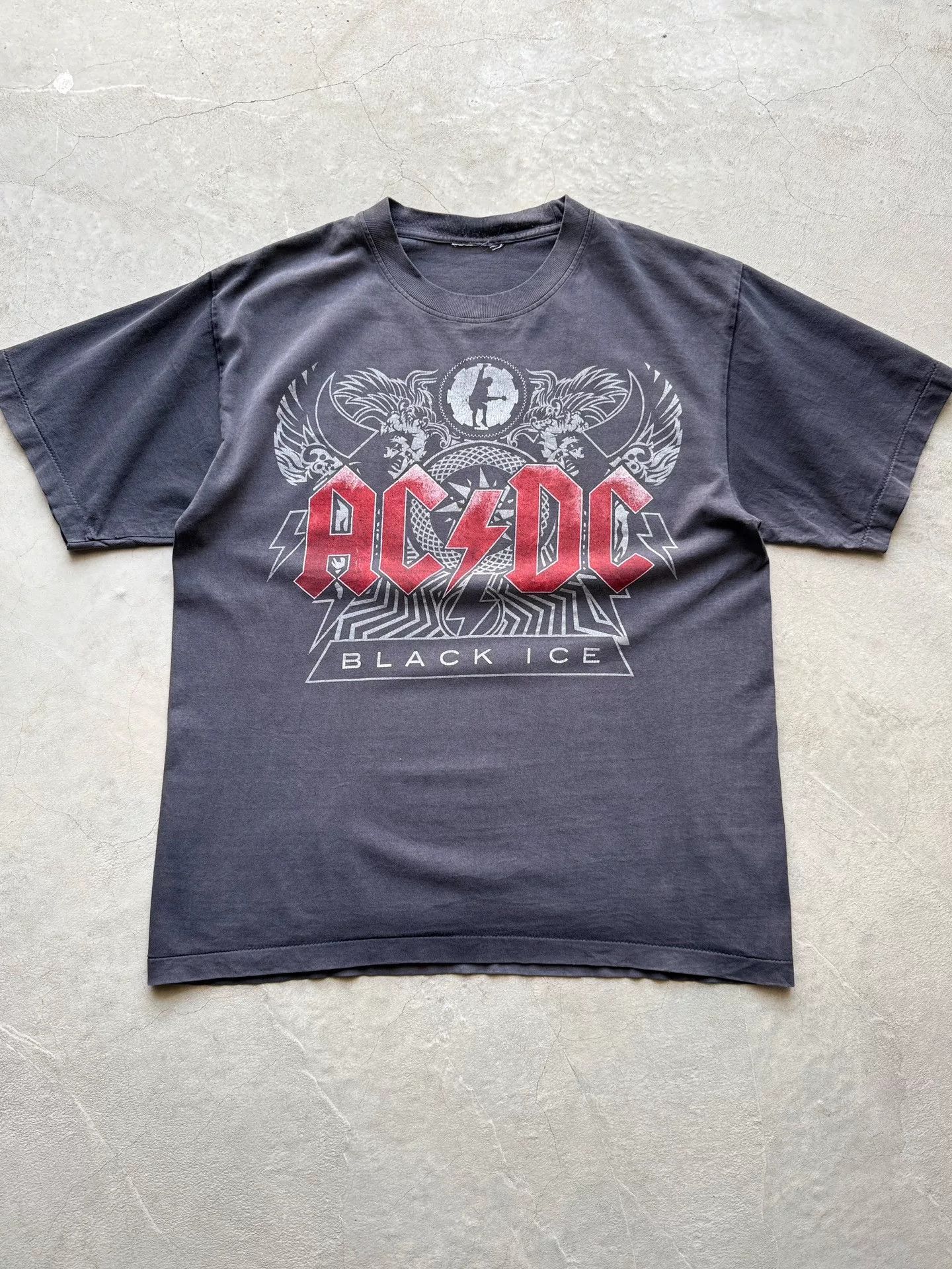 Vintage Vintage 90s AC/DC Black Ice Band Tee Size US L / EU 52-54 / 3 - 1 Thumbnail