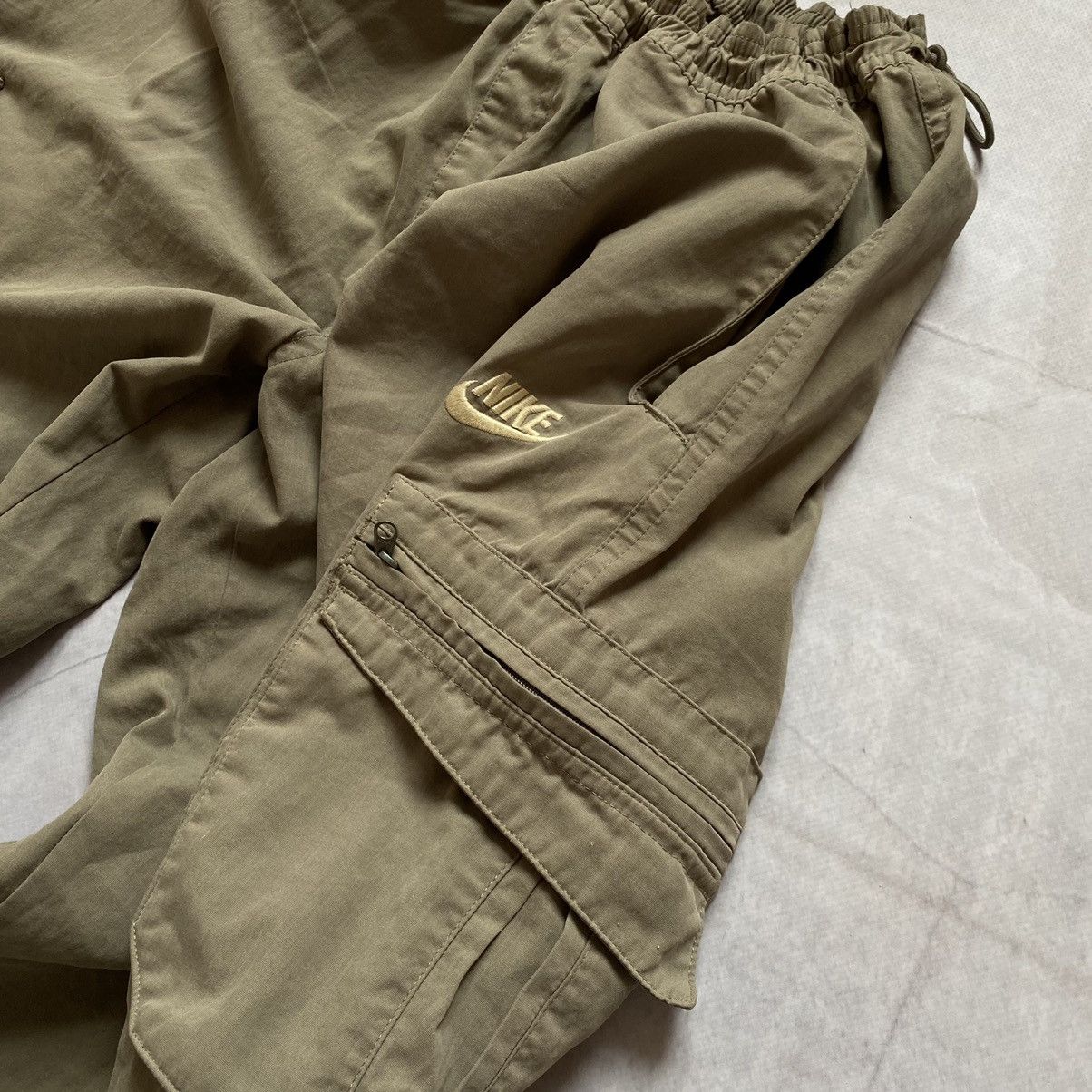 Japanese Brand × Nike × Vintage Y2K Nike Vintage Faded Cargo Parachute Green Pants Size US 31 - 3 Thumbnail