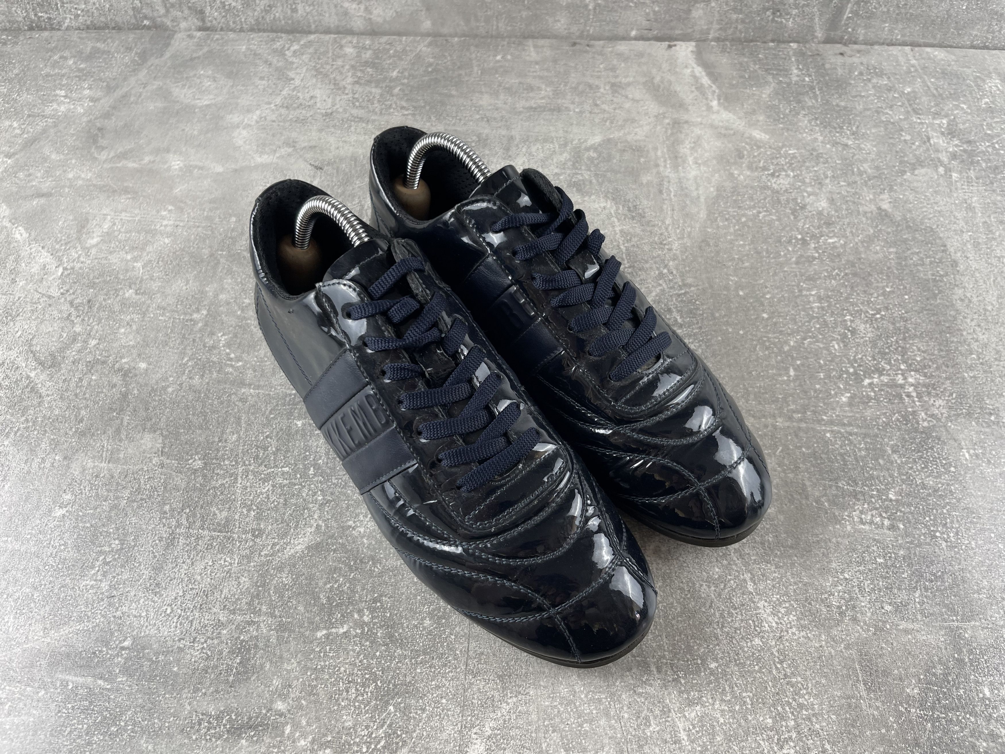 Dirk Bikkembergs Bikkembergs patent leather navy blue trainers sneakers Size US 9 / IT 39 - 4 Thumbnail