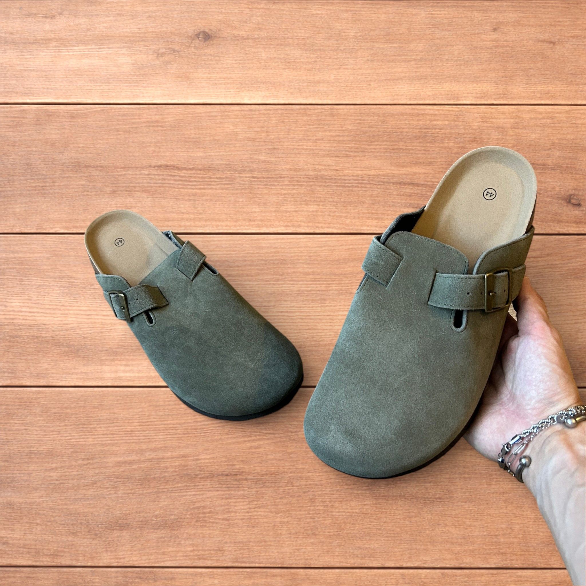 Japanese Brand Lovely suede mules clogs shoes in khaki green. Size US 11 / EU 44 - 2 Thumbnail