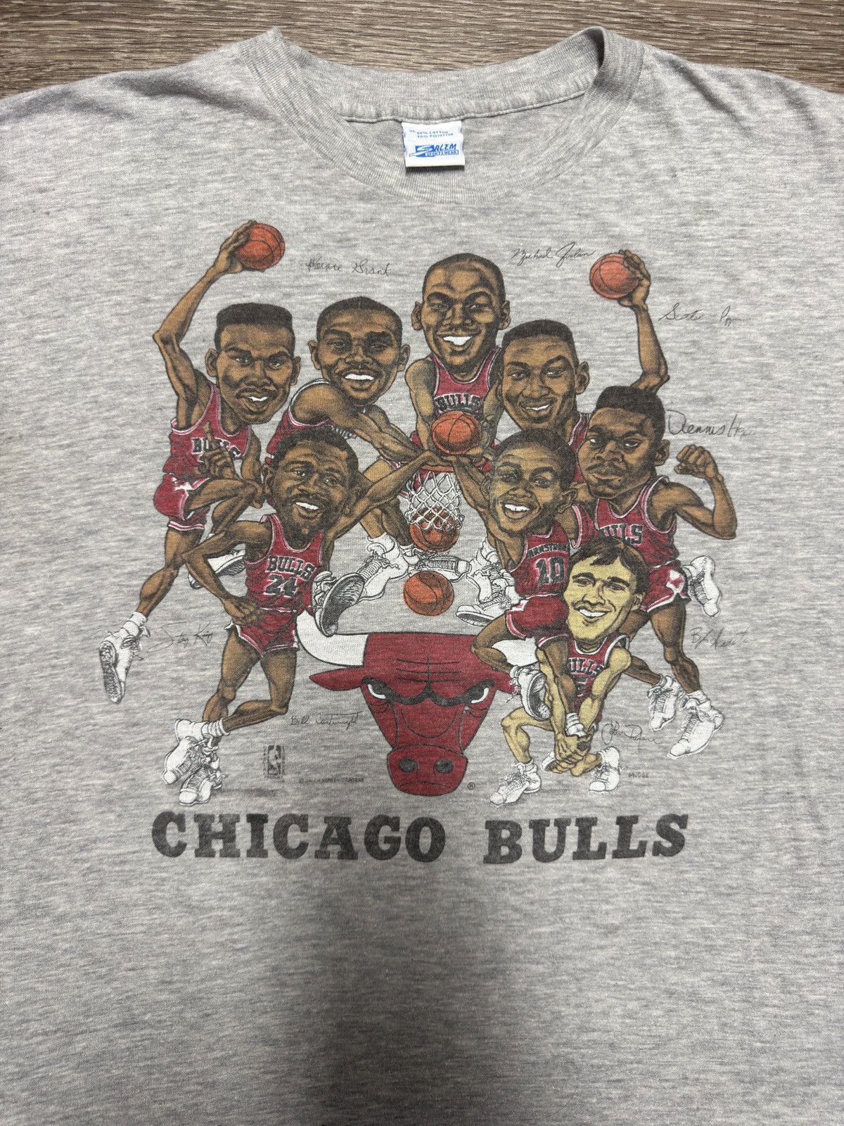 Salem Sportswear Vintage 80s Chicago Bulls tshirt Size US L / EU 52-54 / 3 - 3 Thumbnail
