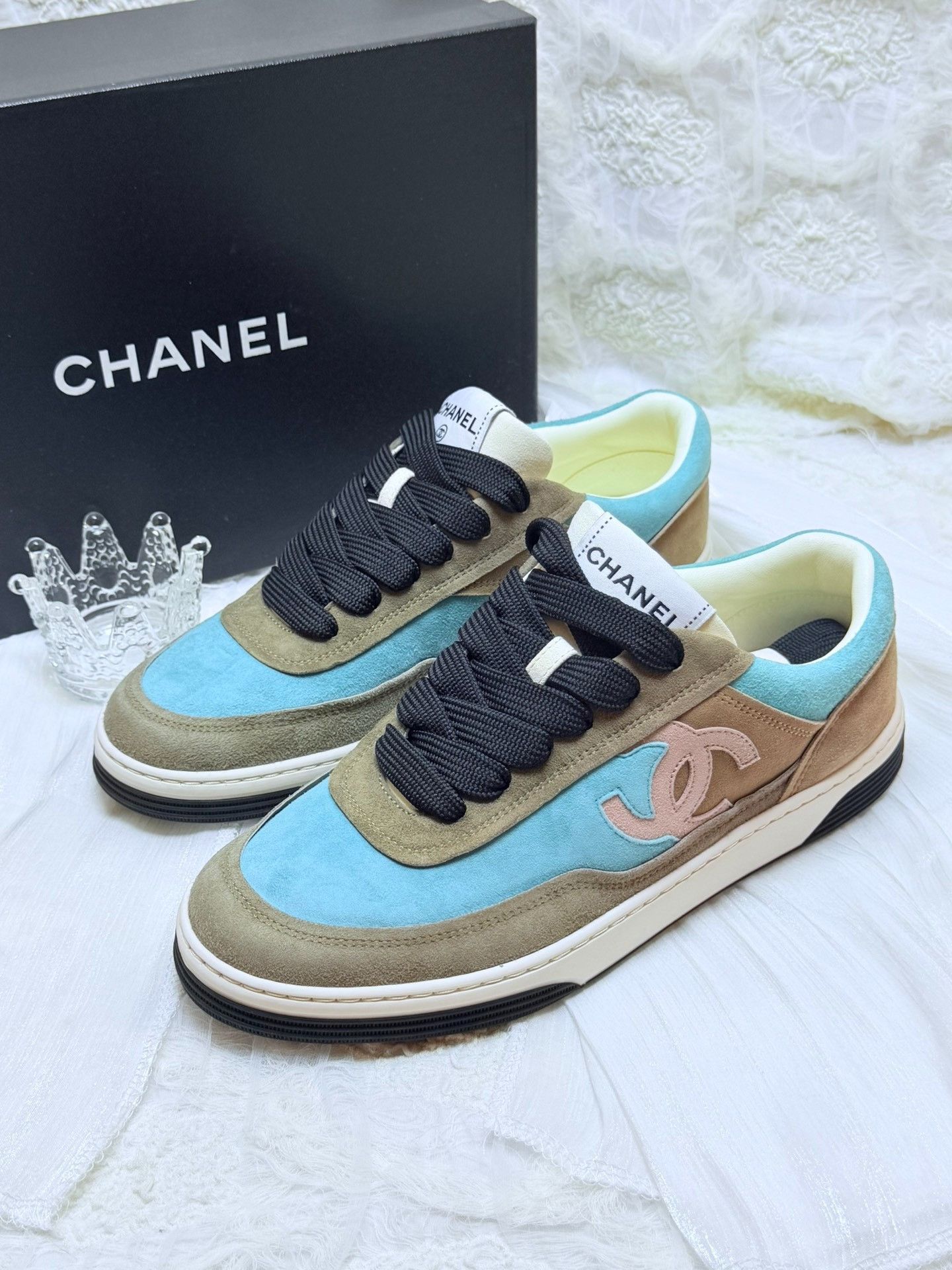 Chanel Chanel Multi Lowtop Sneakers us_8 Women Size US 8 / IT 38 - 1 Thumbnail