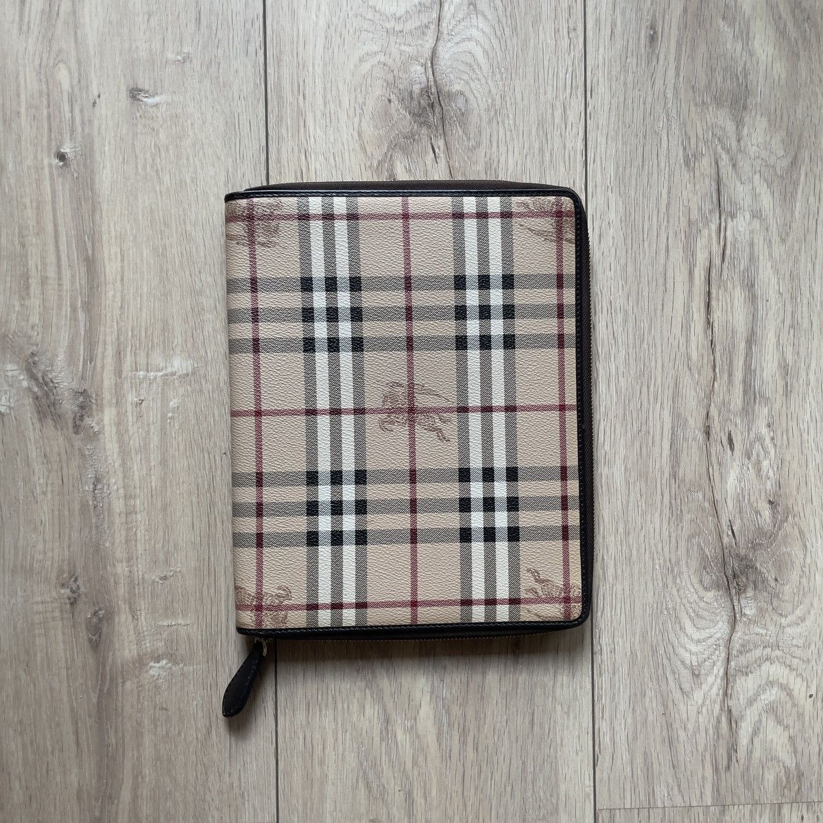 Burberry ipad case fashion