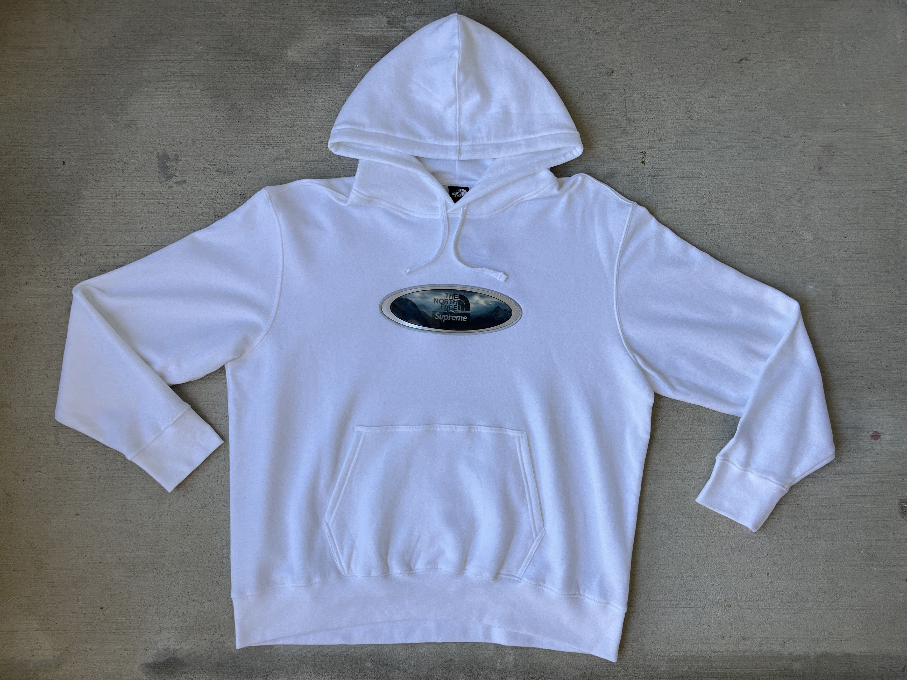 Image of Supreme x The North Face Lenticular Mountains Hoodie Size XL in White, Men's