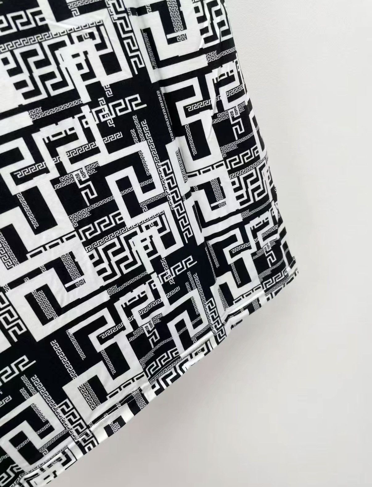 Versace VERSACE High Stretch Short Sleeve T-shirt J30 Size US M / EU 48-50 / 2 - 4 Thumbnail