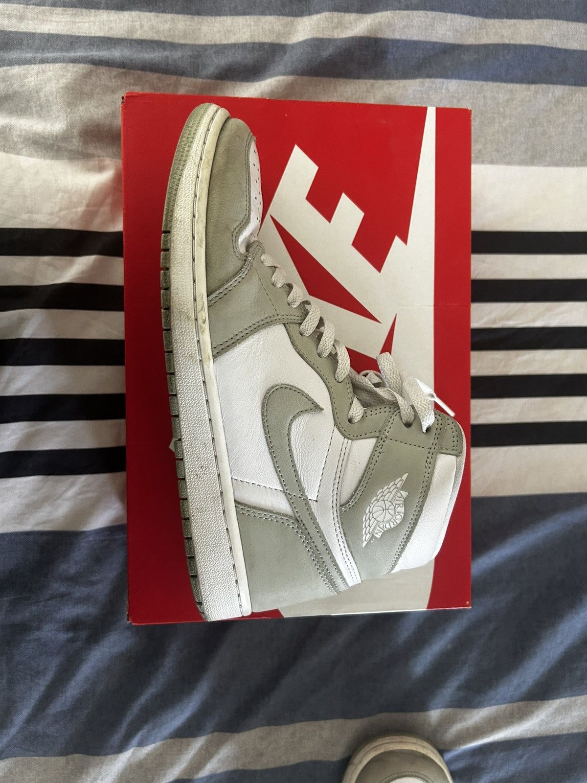 Nike Jordan 1 seafoam Size US 10 / EU 43 - 1 Thumbnail