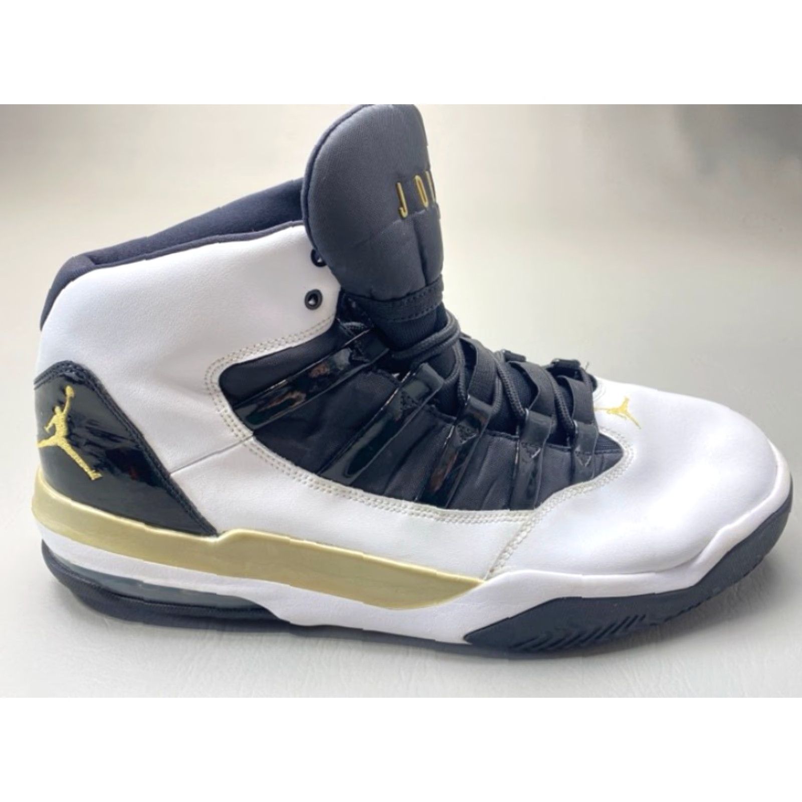 Jordan Brand Air Jordan Max Aura Golden Knights Men's Size 14 White Black Gold AQ9084-107 Size US 14 / EU 47 - 7 Thumbnail