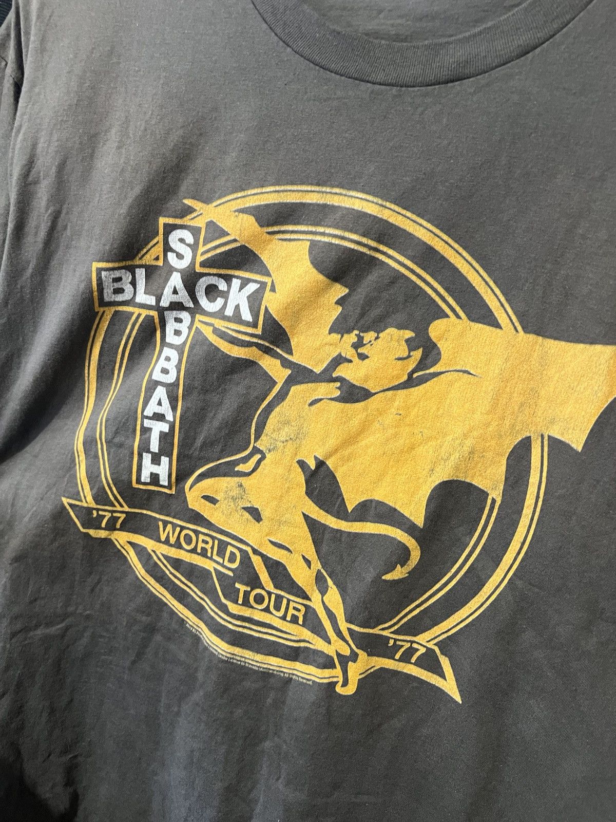 Band Tees × Vintage 2010 VINTAGE BLACK SABBATH 77 WORLD TOUR 77 AOP BAND T SHIRT Size US XL / EU 56 / 4 - 2 Thumbnail