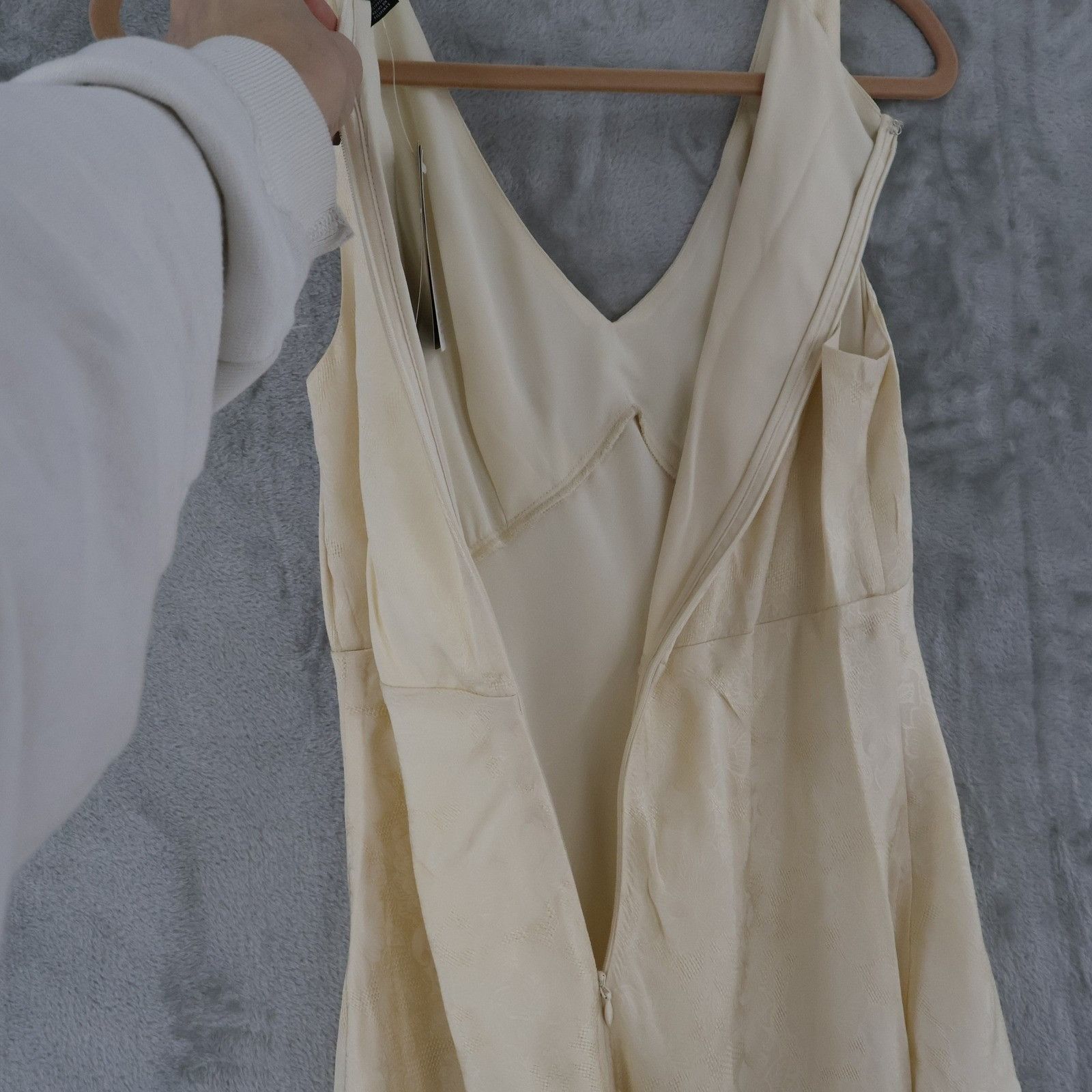 Lauren Ralph Lauren LRL Ralph Lauren V Neck Sleeveless Midi Dress Womens 10 Crea Size L / US 10 / IT 46 - 4 Thumbnail