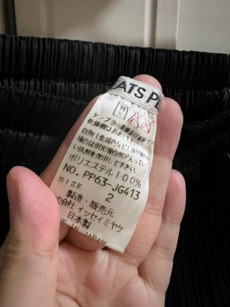 Issey Miyake Issey Miyake size:2 A black and grey two-tone skirt Size 31" - 3 Thumbnail