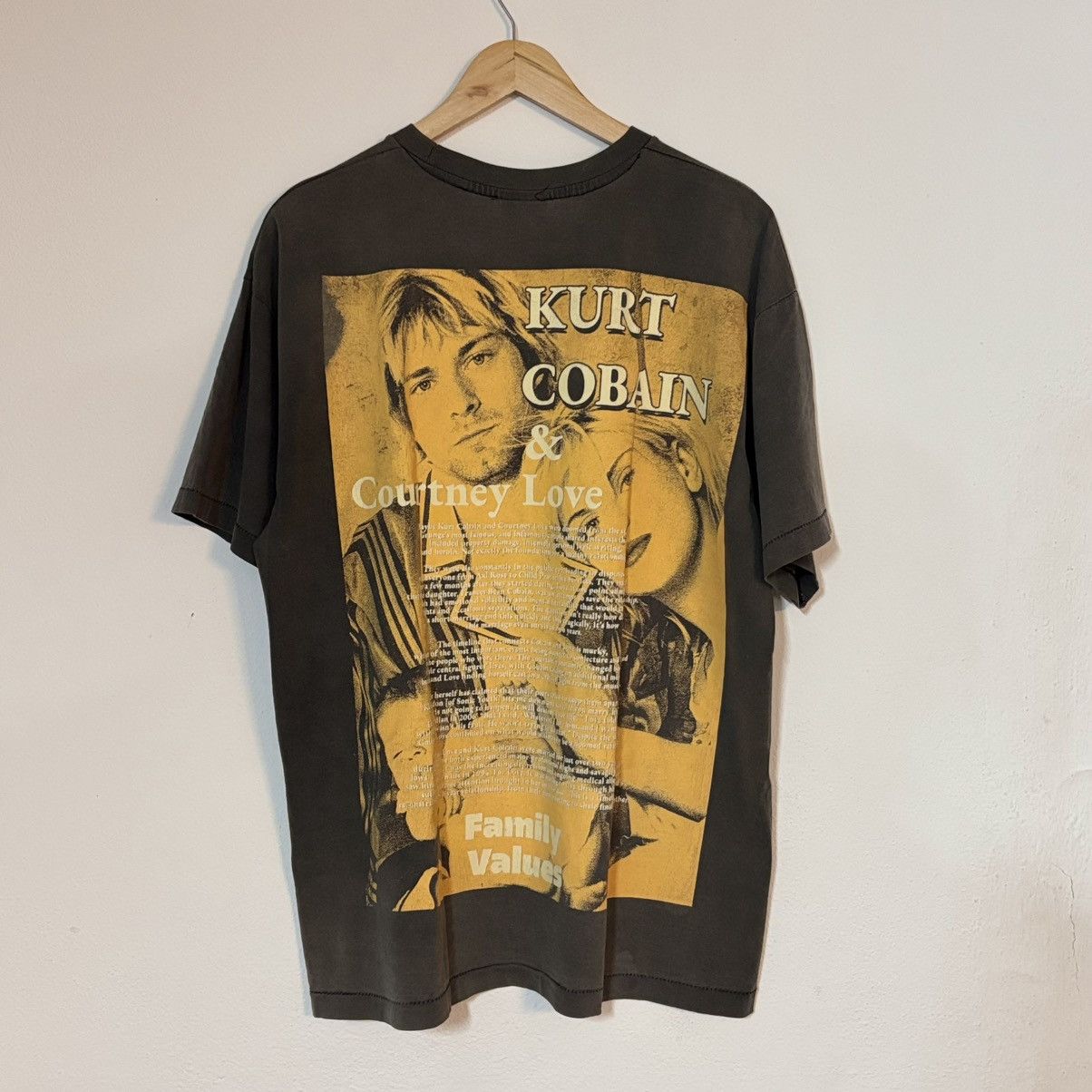 Band Tees KURT COBAIN VINTAGE TEES BOOTLEG Size US XL / EU 56 / 4 - 2 Thumbnail