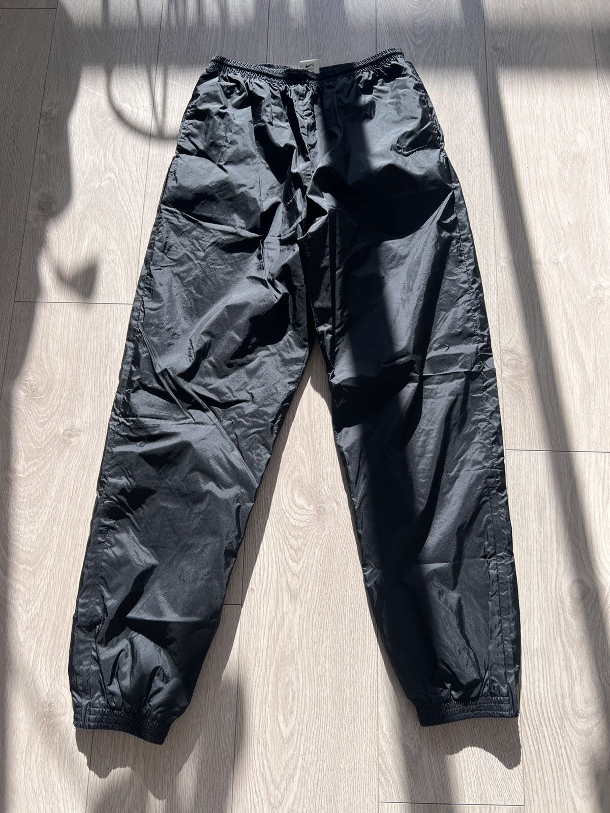 Other Vintage 90s Nike track Pants Tonal Swoosh Black Medium Size US 34 / EU 50 - 1 Thumbnail