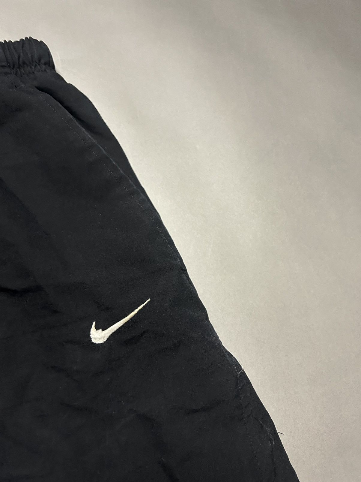 Nike × Vintage Nike vintage nylon black track pants small swoosh drill Y2K Size US 32 / EU 48 - 2 Thumbnail