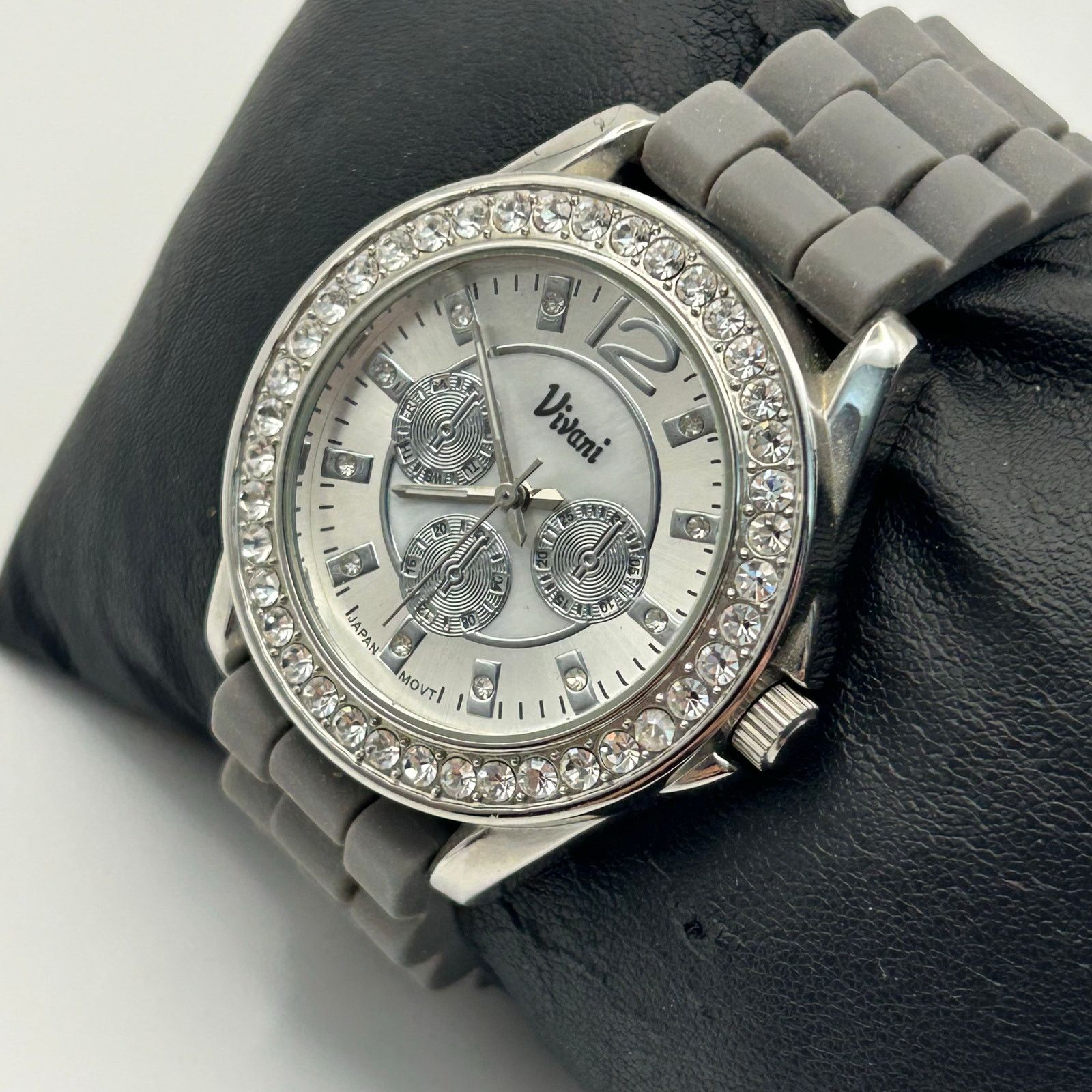 The Unbranded Brand Vivani Silver Tone Dial Round Crystal Accent Silicone Band Size ONE SIZE - 3 Thumbnail