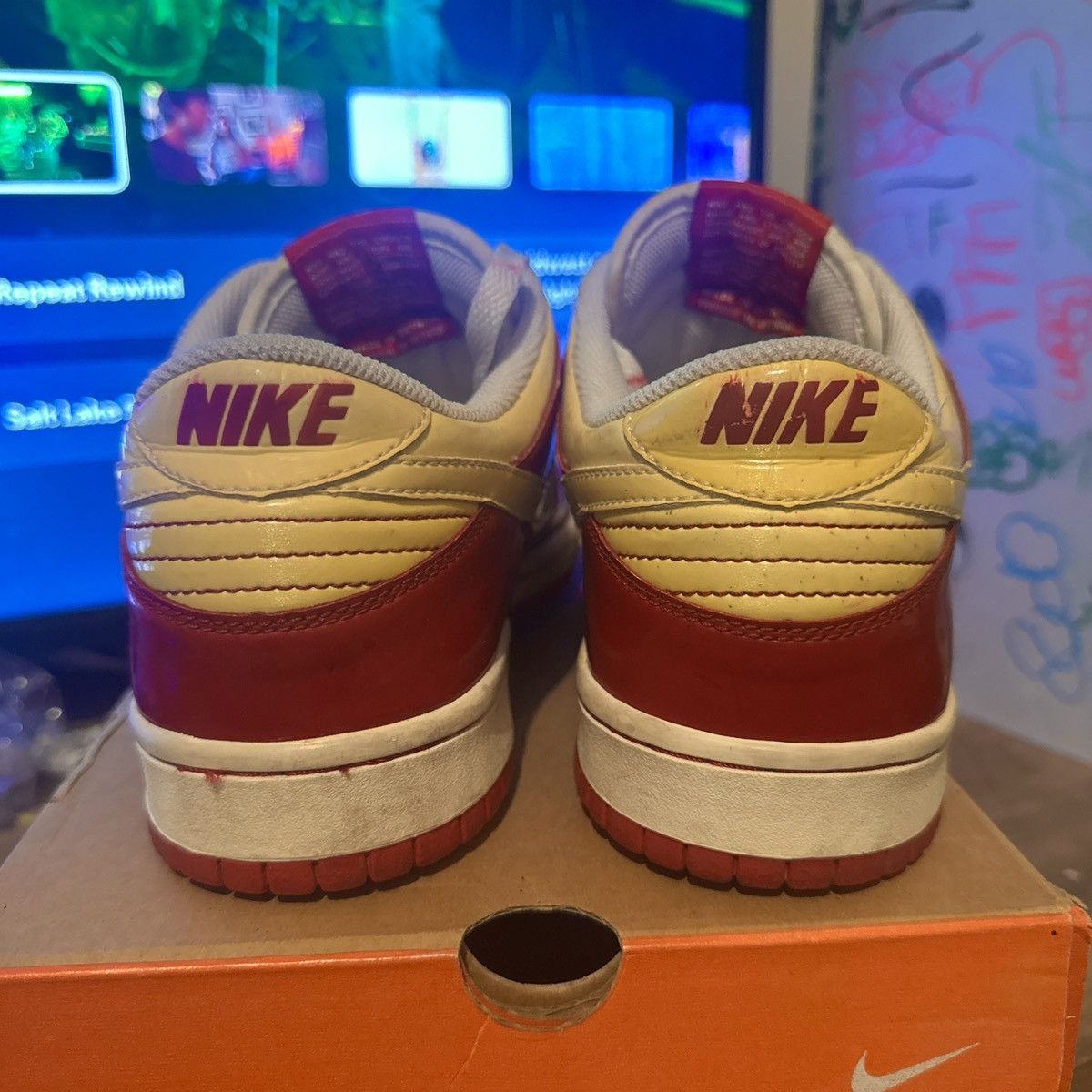 Nike Nike Dunk Low Valentines Day 2004 wmns Size US 9.5 / EU 42-43 - 10 Thumbnail