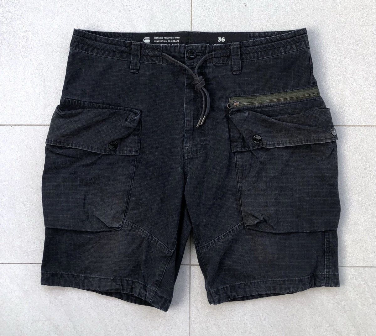 G-Star G-STAR RAW ORIGINALS Alpine Pocket Modular CARGO SHORTS Size US 36 / EU 52 - 1 Thumbnail