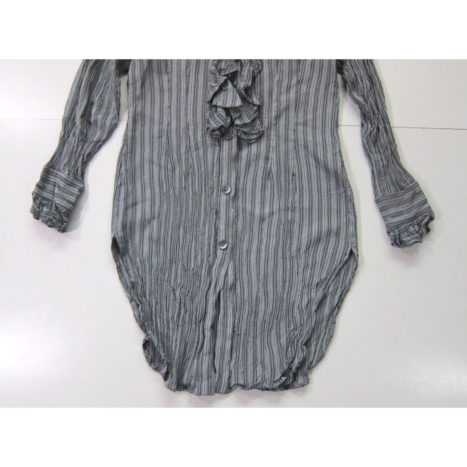 Vintage a.b.s USA Rayon Grey Black Stripe Ruffle Neck Long Sleeve Blouse Women S Size S / US 4 / IT 40 - 6 Thumbnail