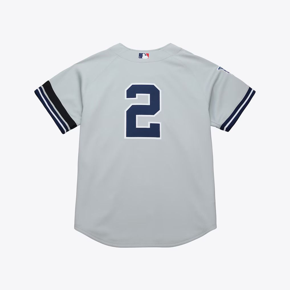 Mitchell & Ness Derek Jeter New York Yankees 2000 Authentic Throwback Jersey Size US S / EU 44-46 / 1 - 2 Thumbnail
