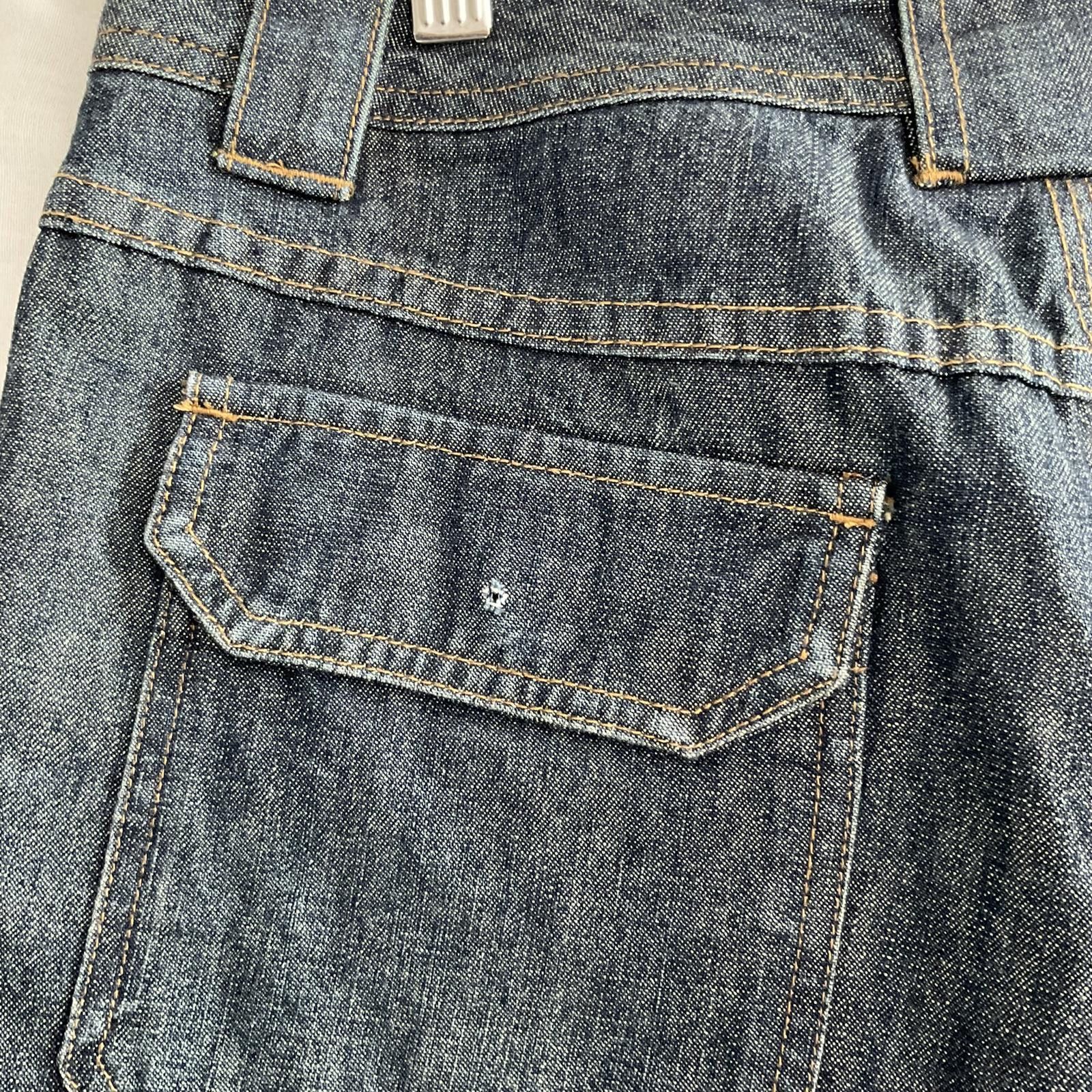 Duluth Trading Company duluth trading womens dark wash long baggy cargo jean shorts Size 30" / US 8 / IT 44 - 9 Thumbnail