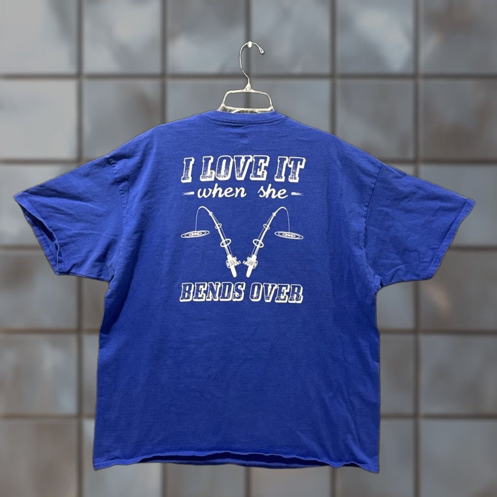 Hanes I love It When She Bends Over Fishing Reel Funny Short Sleeve T-Shirt Men’s 2XL Size US XXL / EU 58 / 5 - 1 Thumbnail
